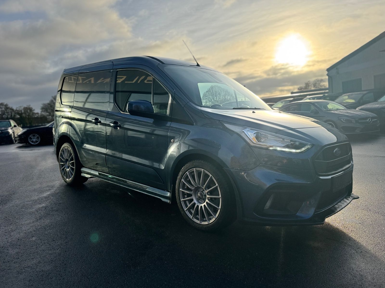 Fahrzeugabbildung Ford TRANSIT CONNECT LIMITED MS RT-SPORT*R-KAMERA*