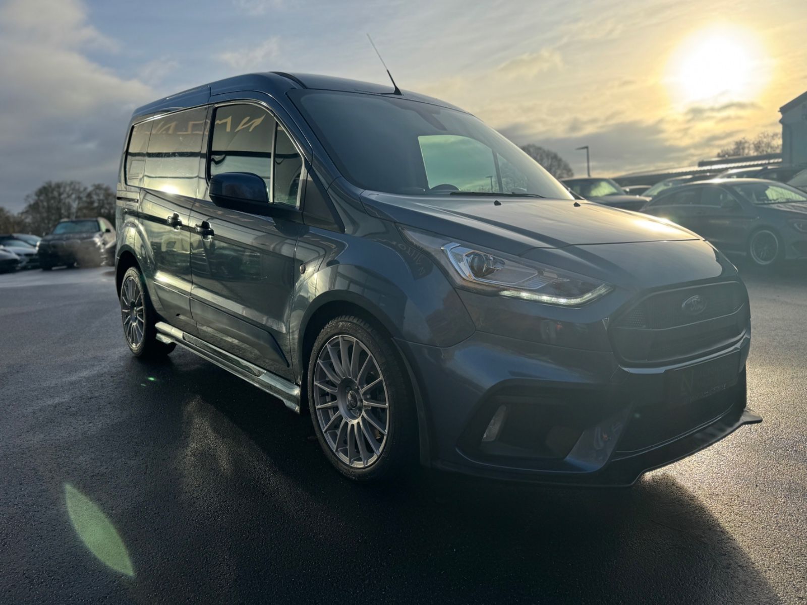 Fahrzeugabbildung Ford TRANSIT CONNECT LIMITED MS RT-SPORT*R-KAMERA*
