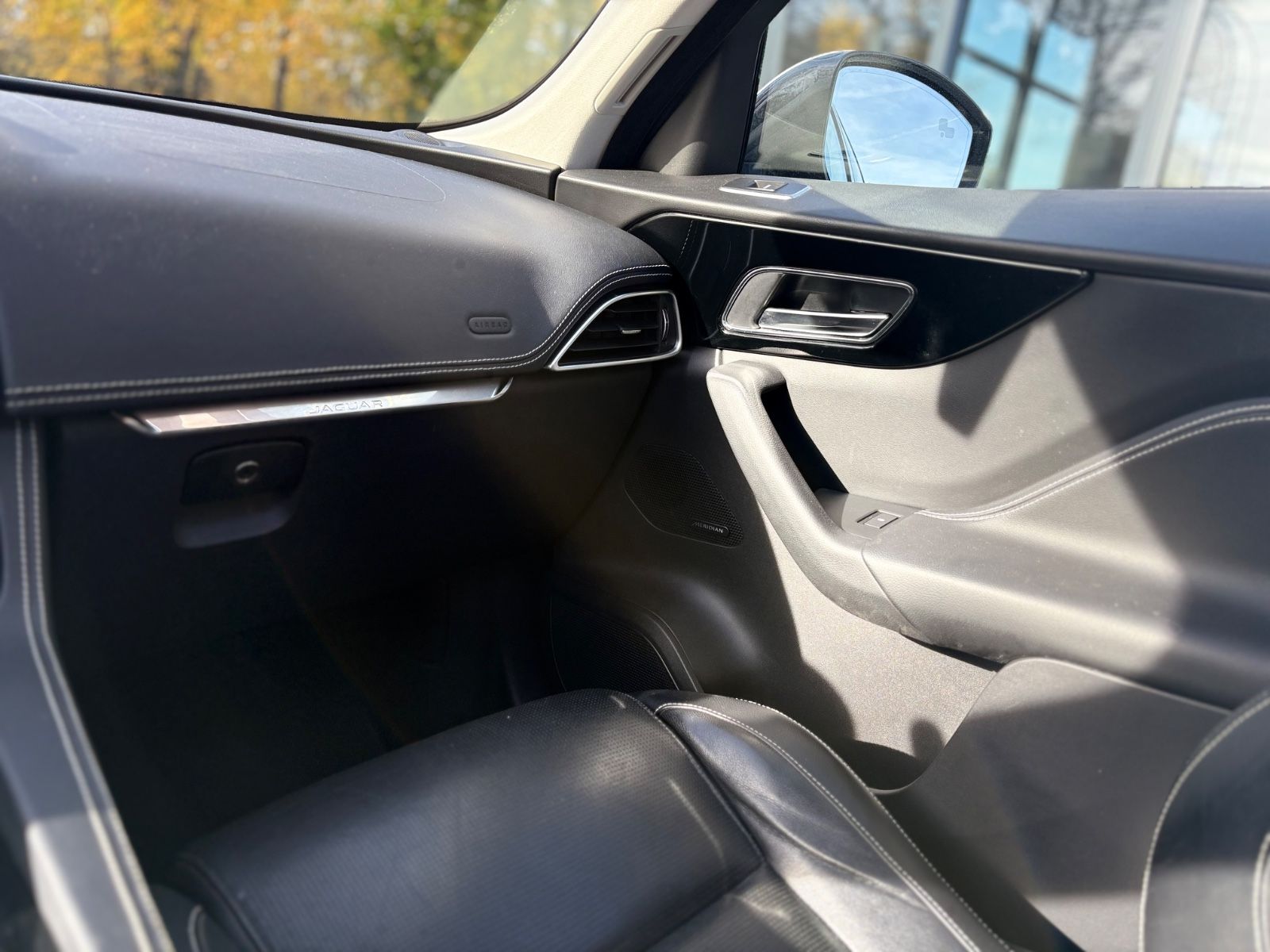 Fahrzeugabbildung Jaguar F-PACE R-DYNAMIC AWD *1.HAND*