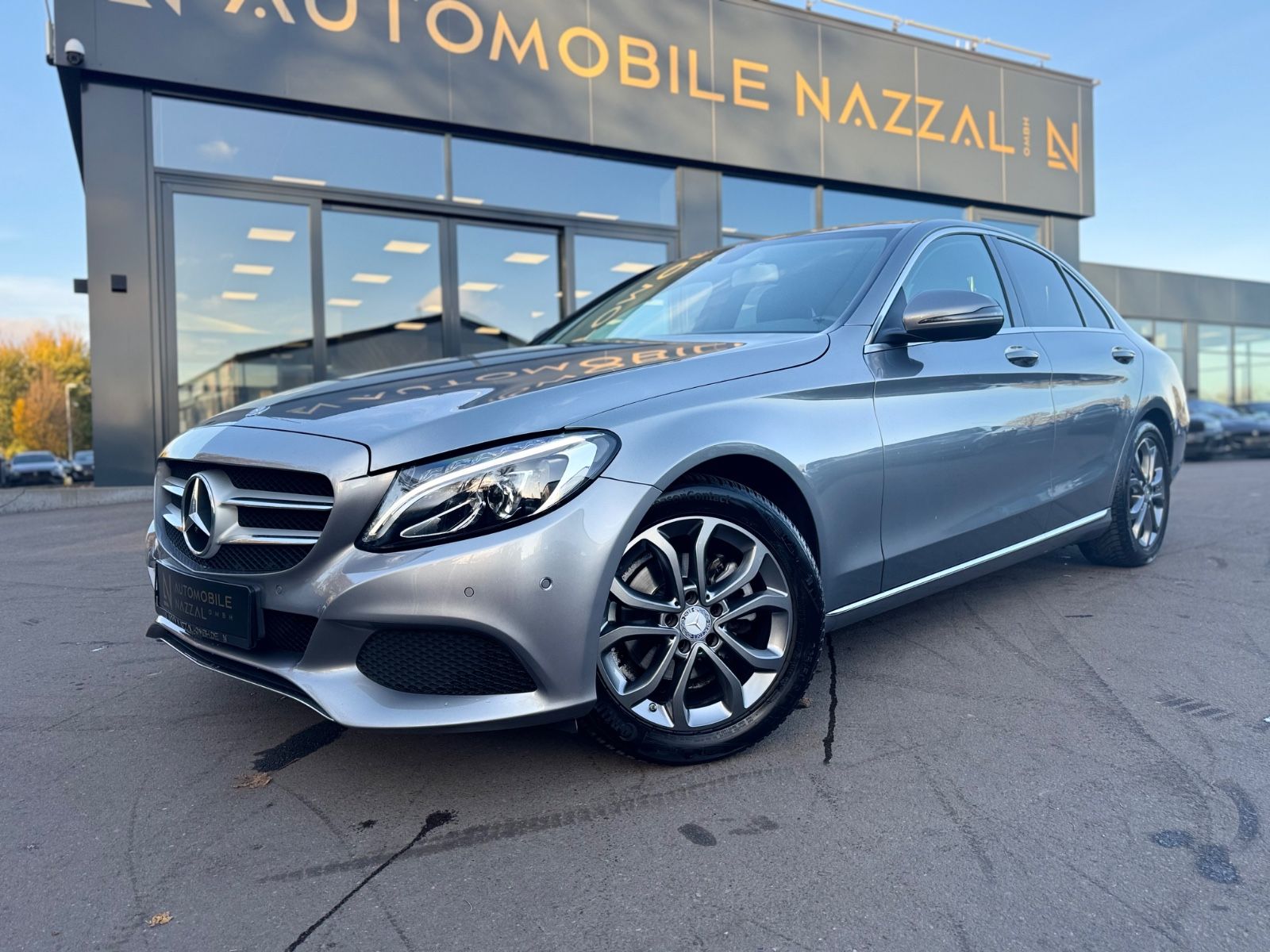 Fahrzeugabbildung Mercedes-Benz C180 CGI LIMOUSINE AVANTGARDE*LED*NAVI*R-KAMERA*