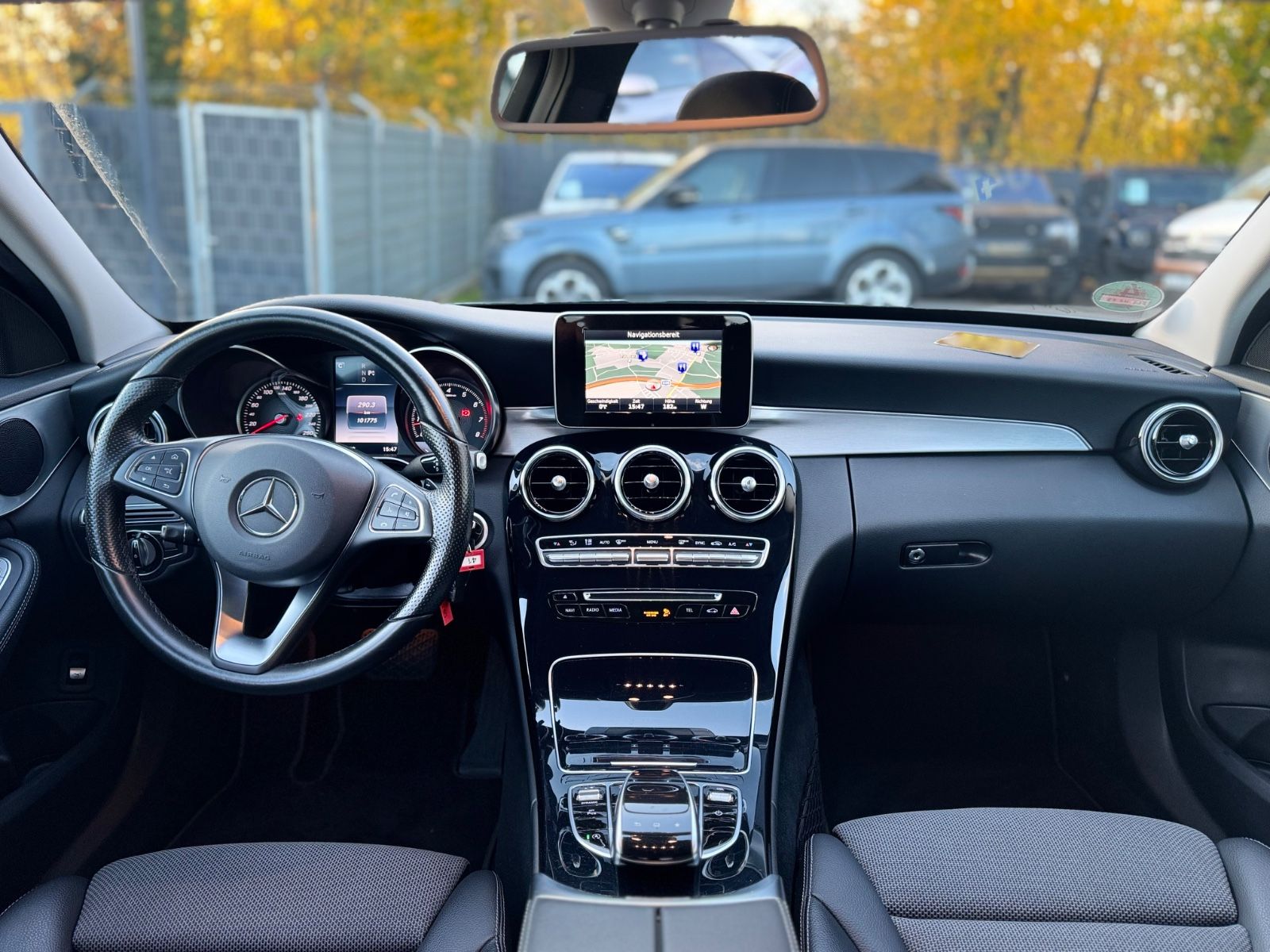 Fahrzeugabbildung Mercedes-Benz C180 CGI LIMOUSINE AVANTGARDE*LED*NAVI*R-KAMERA*