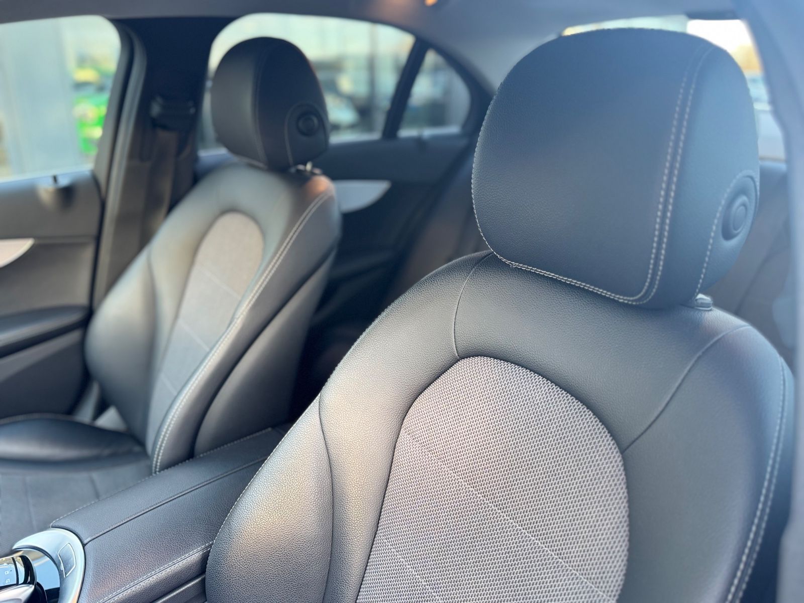 Fahrzeugabbildung Mercedes-Benz C180 CGI LIMOUSINE AVANTGARDE*LED*NAVI*R-KAMERA*