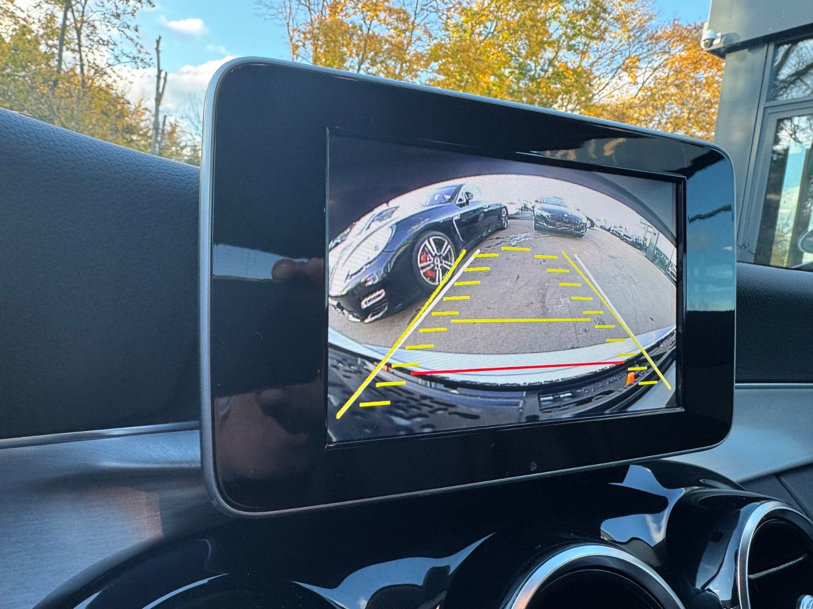 Fahrzeugabbildung Mercedes-Benz C180 CGI LIMOUSINE AVANTGARDE*LED*NAVI*R-KAMERA*