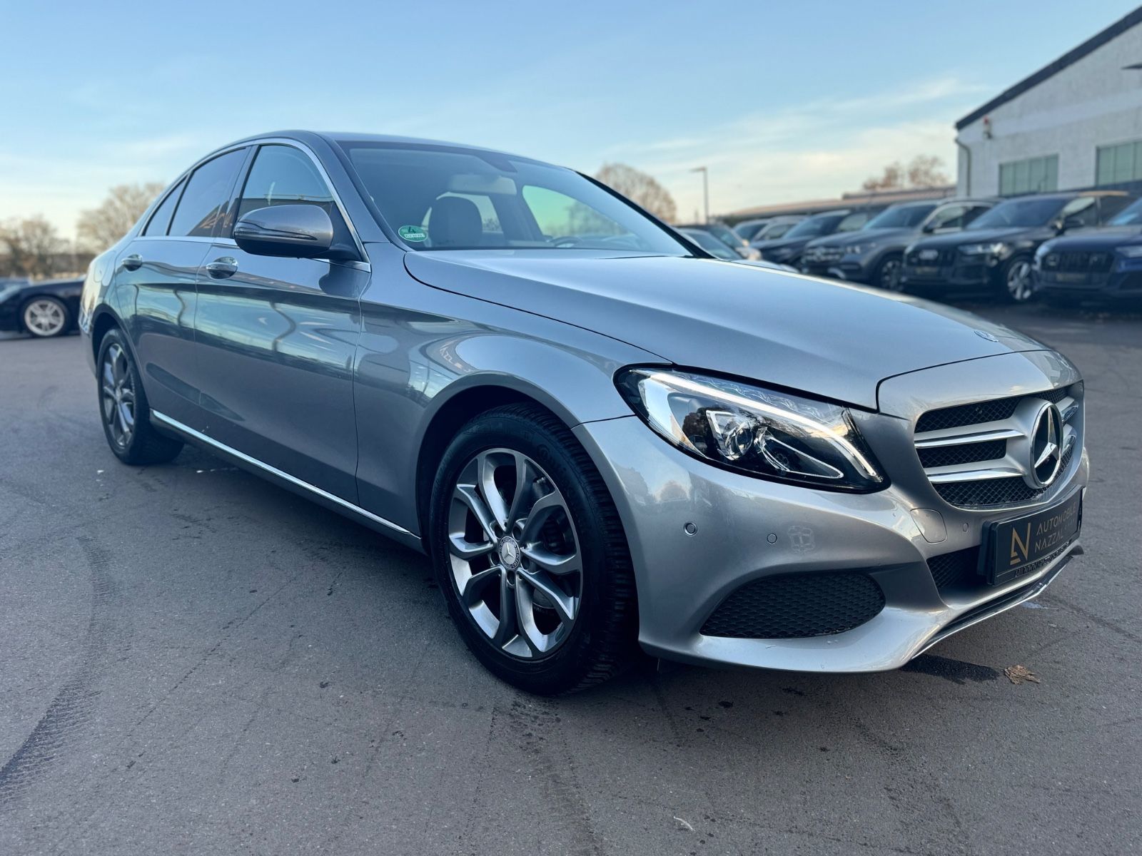 Fahrzeugabbildung Mercedes-Benz C180 CGI LIMOUSINE AVANTGARDE*LED*NAVI*R-KAMERA*