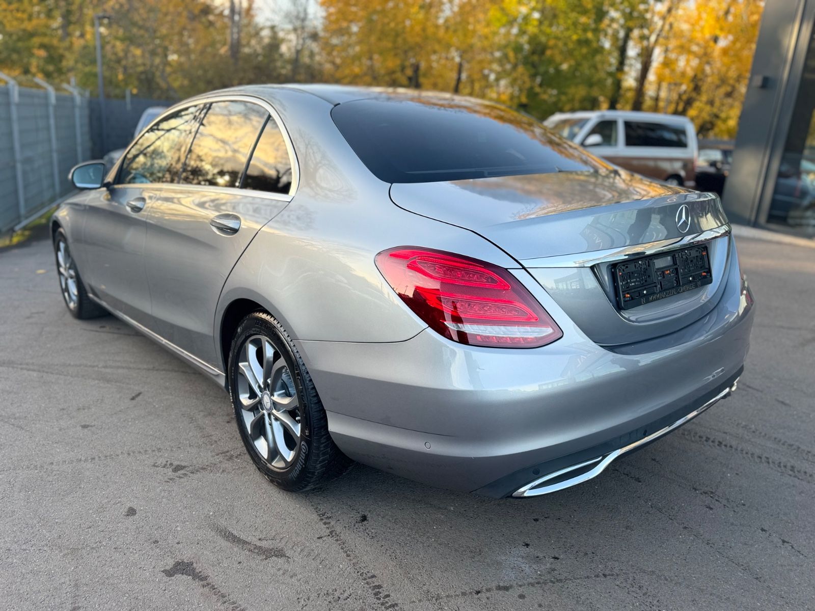 Fahrzeugabbildung Mercedes-Benz C180 CGI LIMOUSINE AVANTGARDE*LED*NAVI*R-KAMERA*