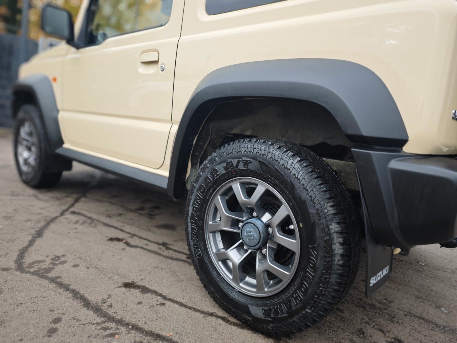 Fahrzeugabbildung Suzuki JIMNY ALLGRIP*ALLRAD*AHK*APPLE CAR*SHZ*AUTOMATIK