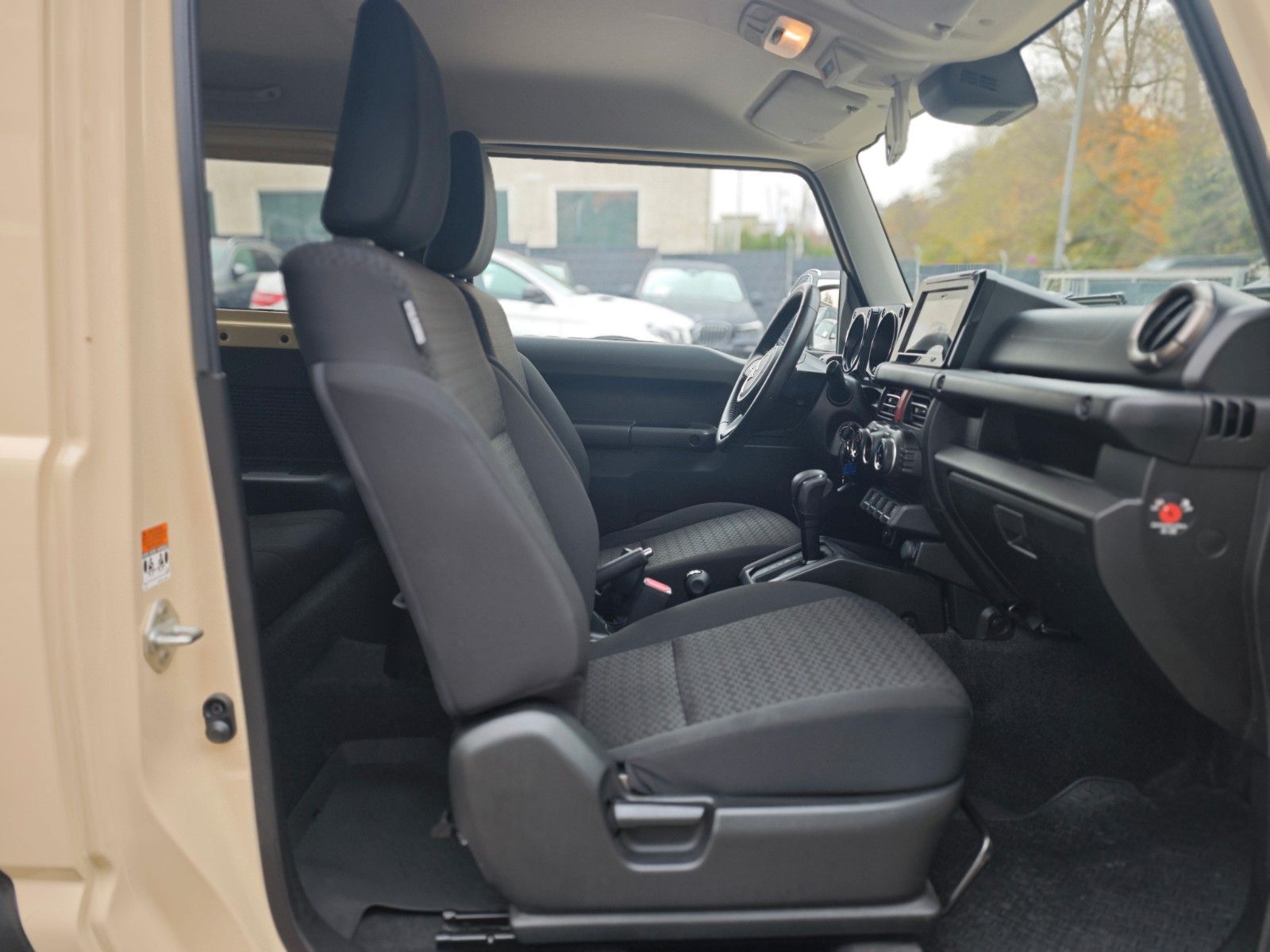 Fahrzeugabbildung Suzuki JIMNY ALLGRIP*ALLRAD*AHK*APPLE CAR*SHZ*AUTOMATIK