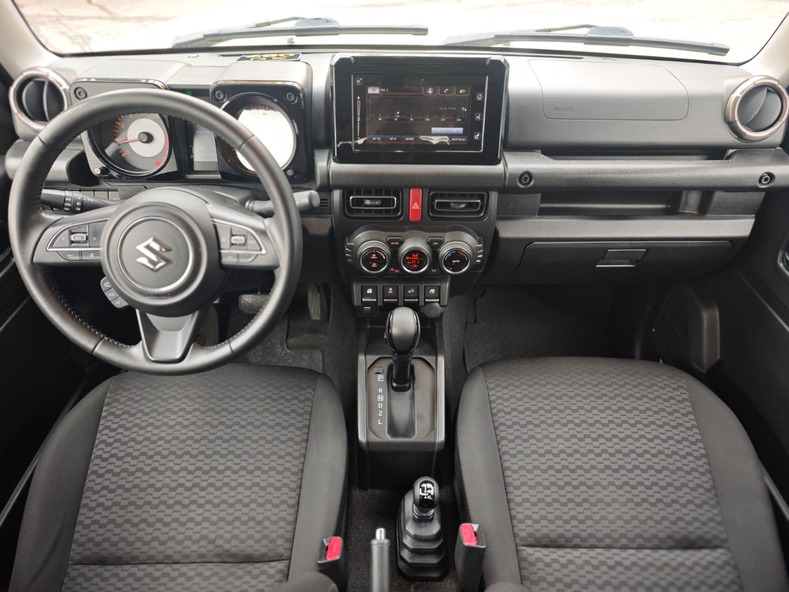 Fahrzeugabbildung Suzuki JIMNY ALLGRIP*ALLRAD*AHK*APPLE CAR*SHZ*AUTOMATIK