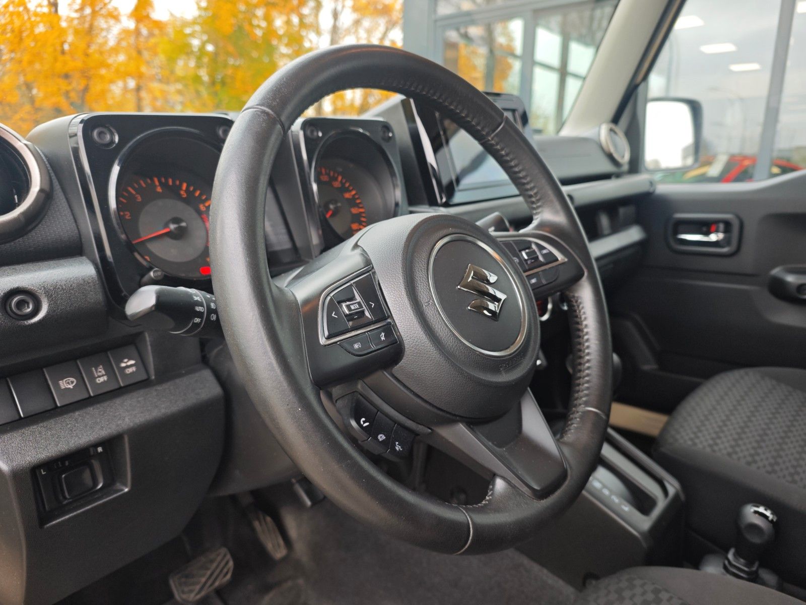 Fahrzeugabbildung Suzuki JIMNY ALLGRIP*ALLRAD*AHK*APPLE CAR*SHZ*AUTOMATIK