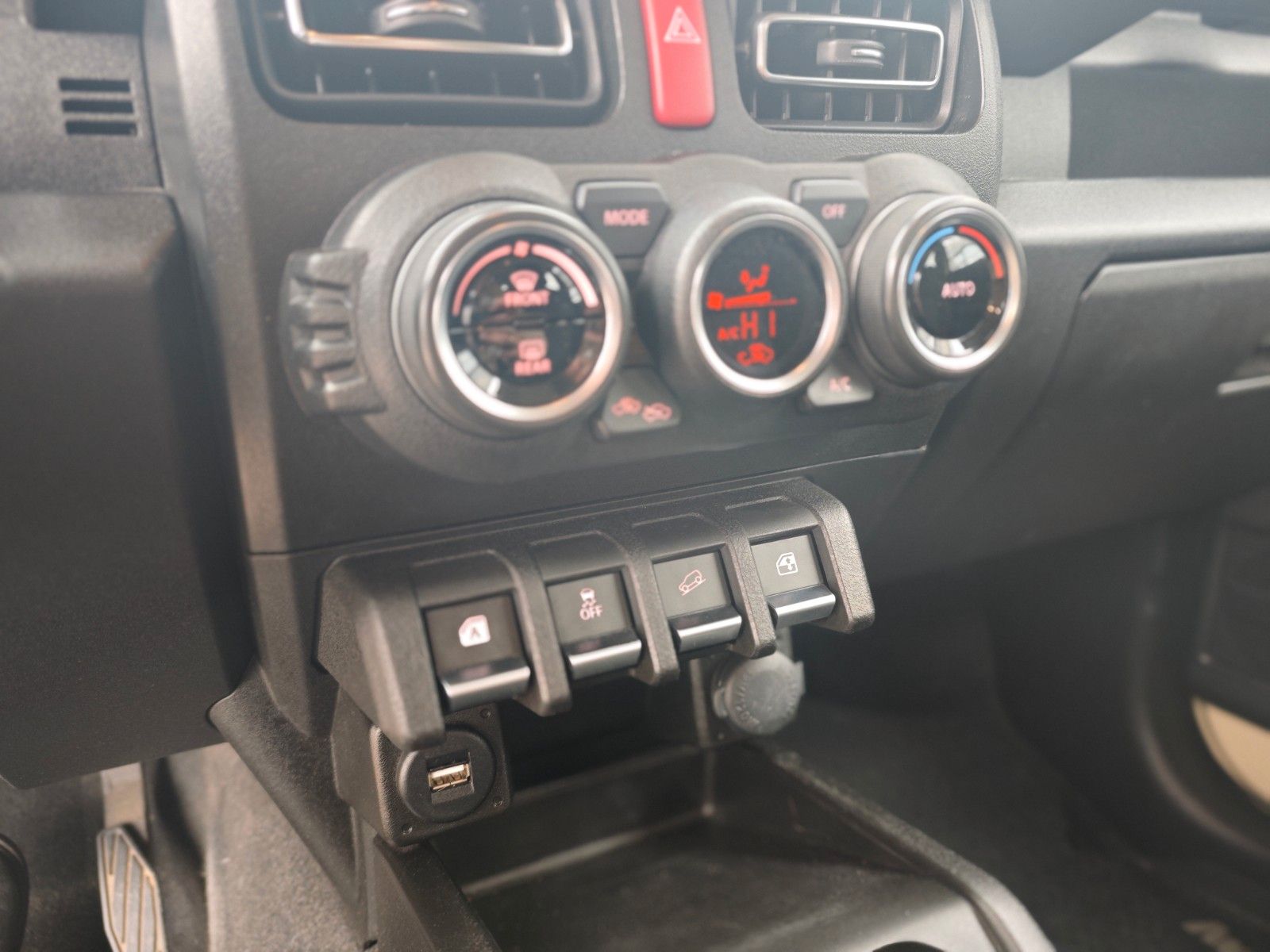 Fahrzeugabbildung Suzuki JIMNY ALLGRIP*ALLRAD*AHK*APPLE CAR*SHZ*AUTOMATIK