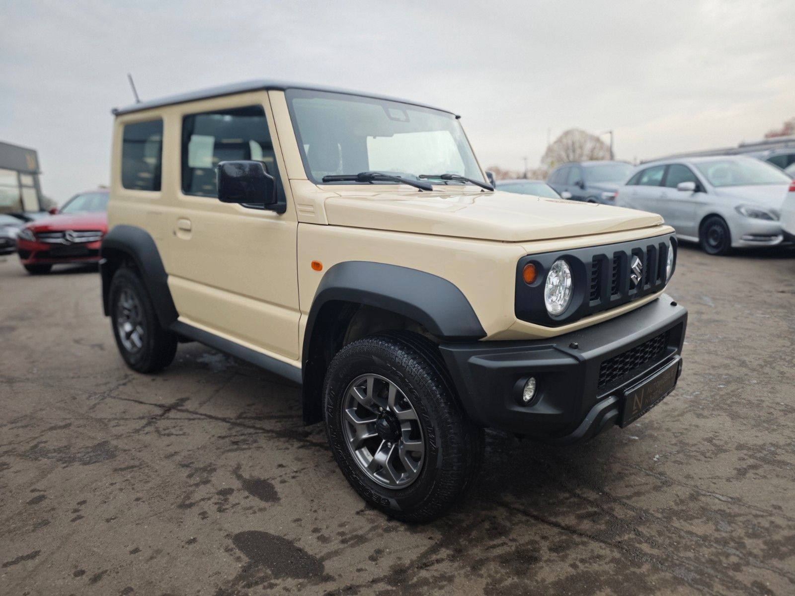 Fahrzeugabbildung Suzuki JIMNY ALLGRIP*ALLRAD*AHK*APPLE CAR*SHZ*AUTOMATIK