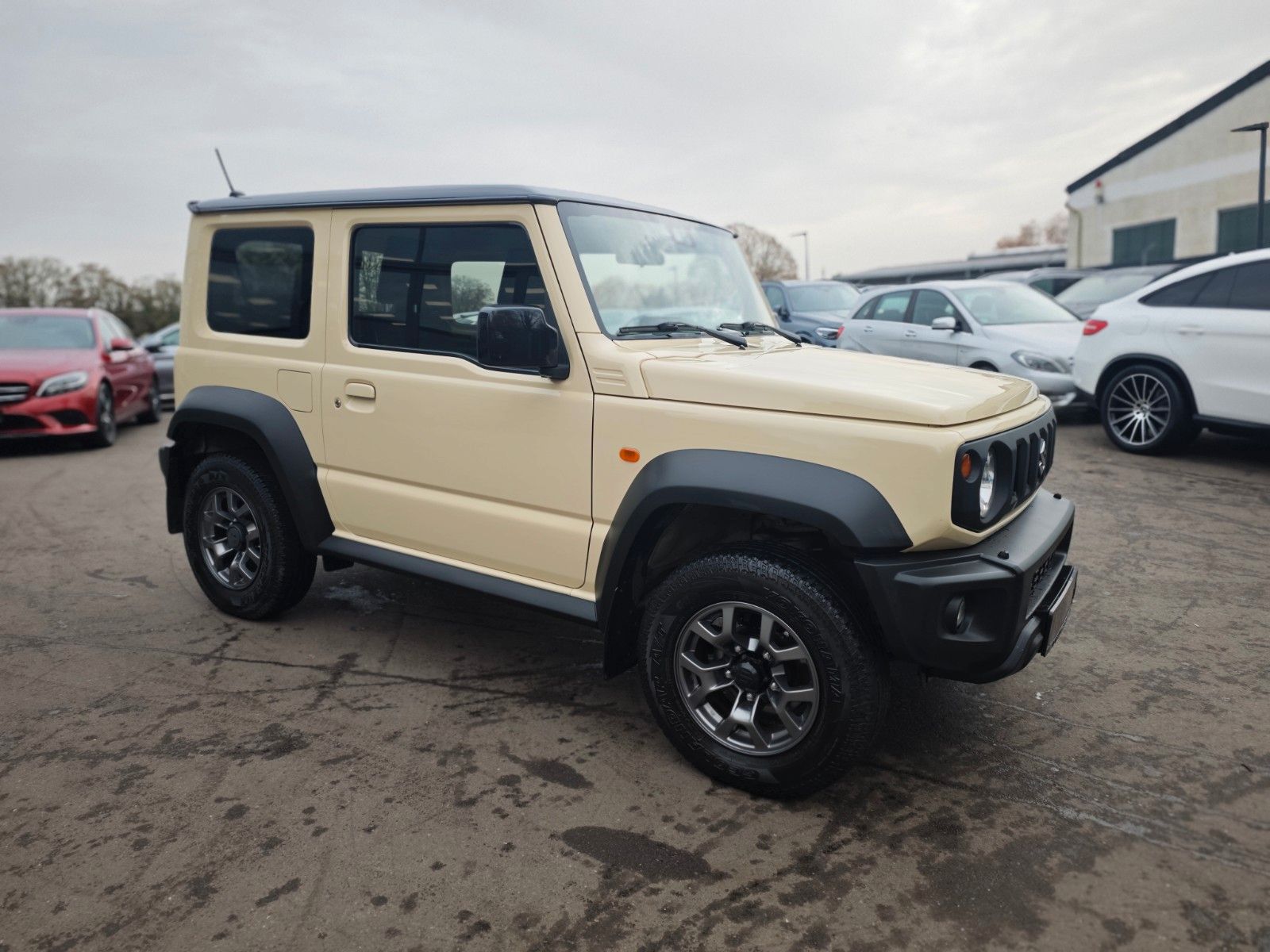 Fahrzeugabbildung Suzuki JIMNY ALLGRIP*ALLRAD*AHK*APPLE CAR*SHZ*AUTOMATIK