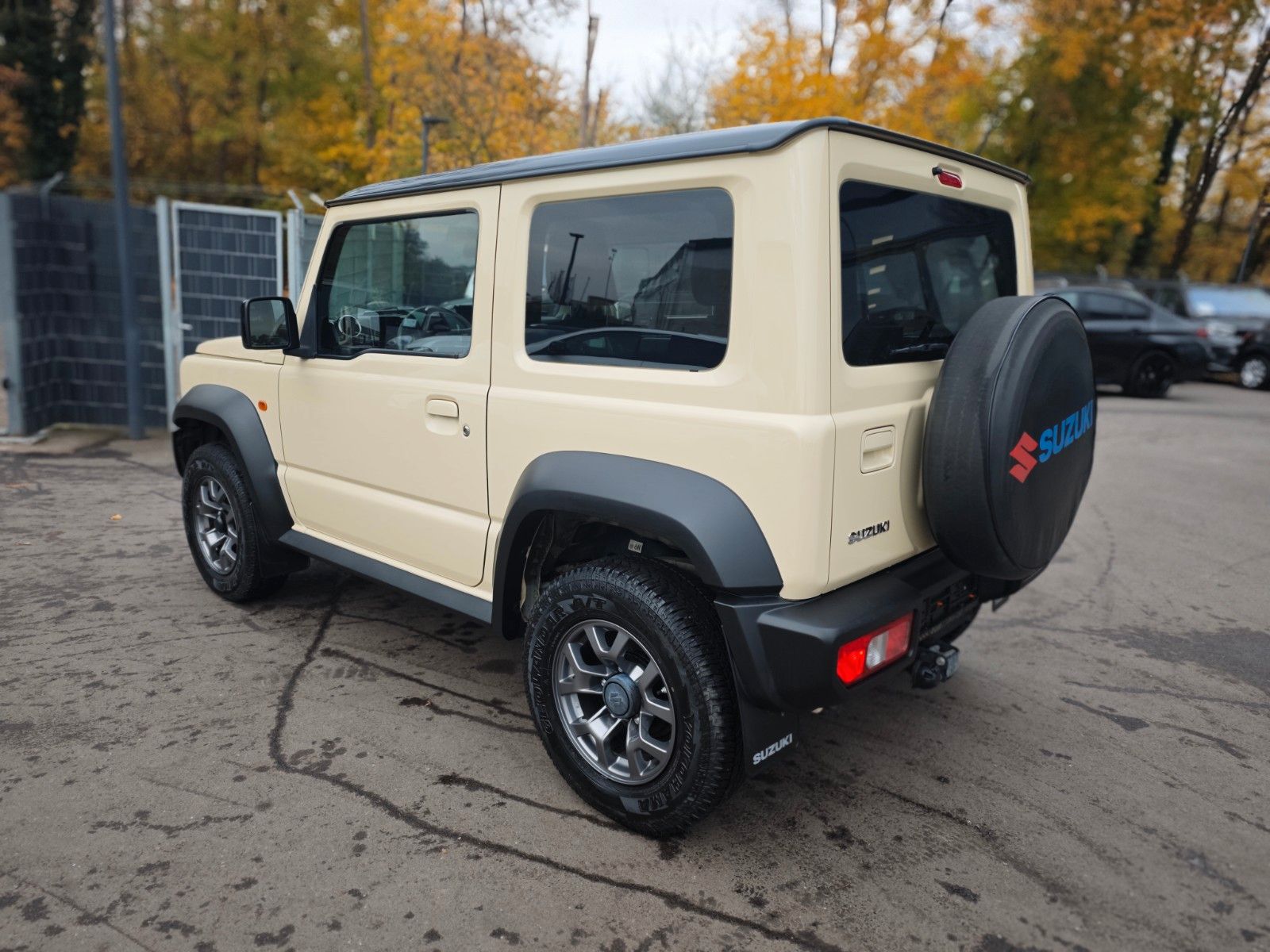 Fahrzeugabbildung Suzuki JIMNY ALLGRIP*ALLRAD*AHK*APPLE CAR*SHZ*AUTOMATIK