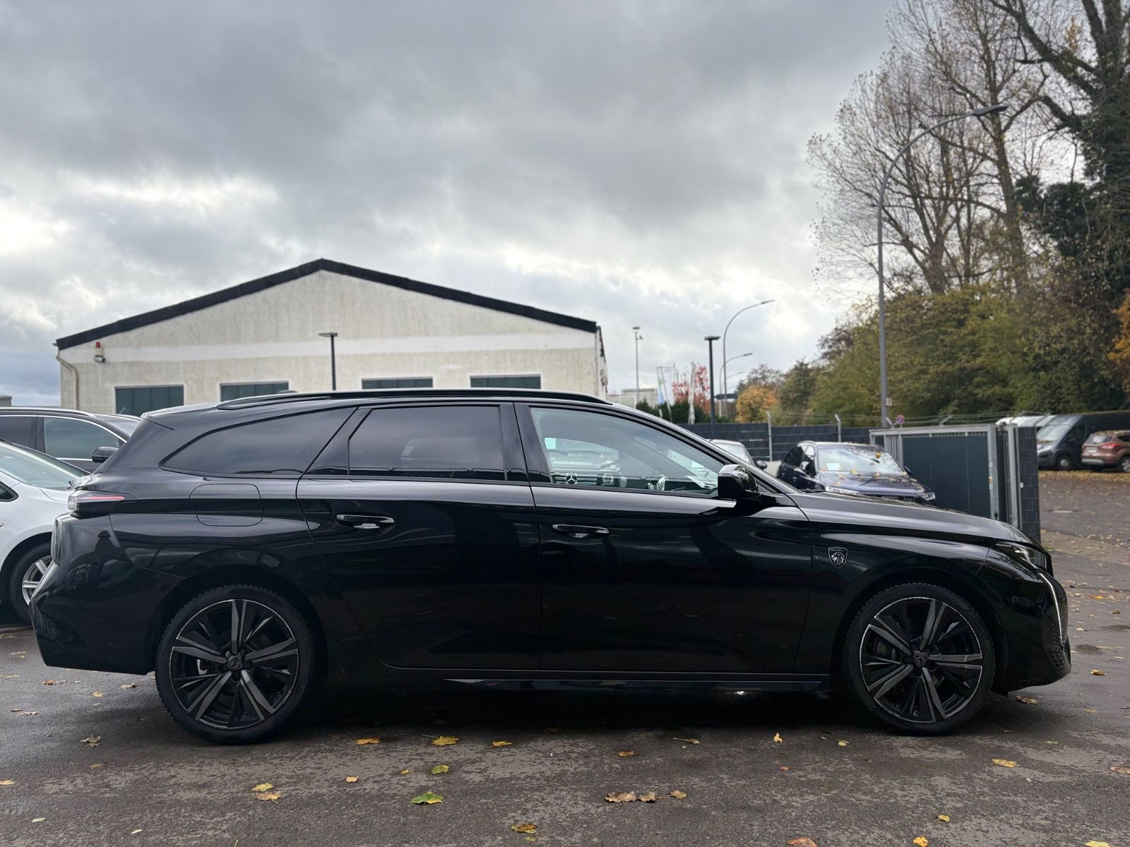 Fahrzeugabbildung Peugeot 308 SW GT*AUT*PANORAMA*MATRIX*360 KAMERA*TRAUM*