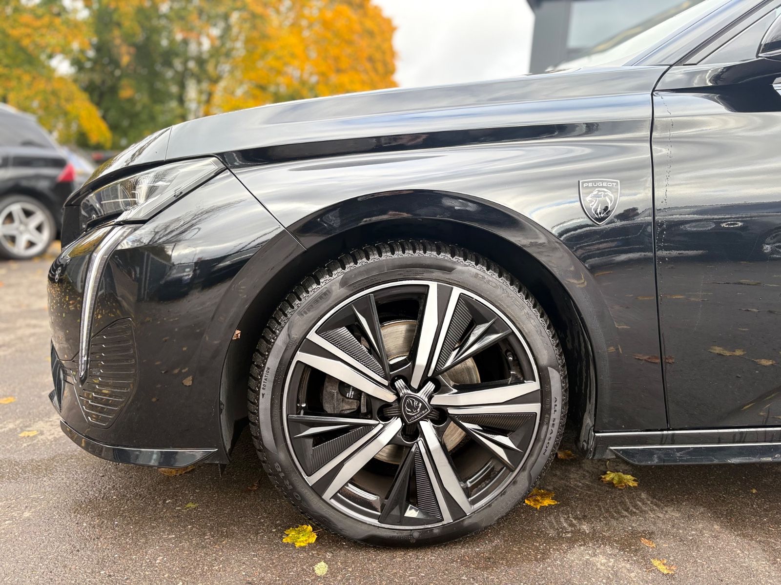 Fahrzeugabbildung Peugeot 308 SW GT*AUT*PANORAMA*MATRIX*360 KAMERA*TRAUM*