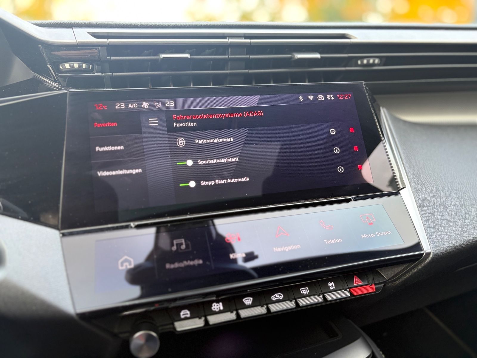 Fahrzeugabbildung Peugeot 308 SW GT*AUT*PANORAMA*MATRIX*360 KAMERA*TRAUM*