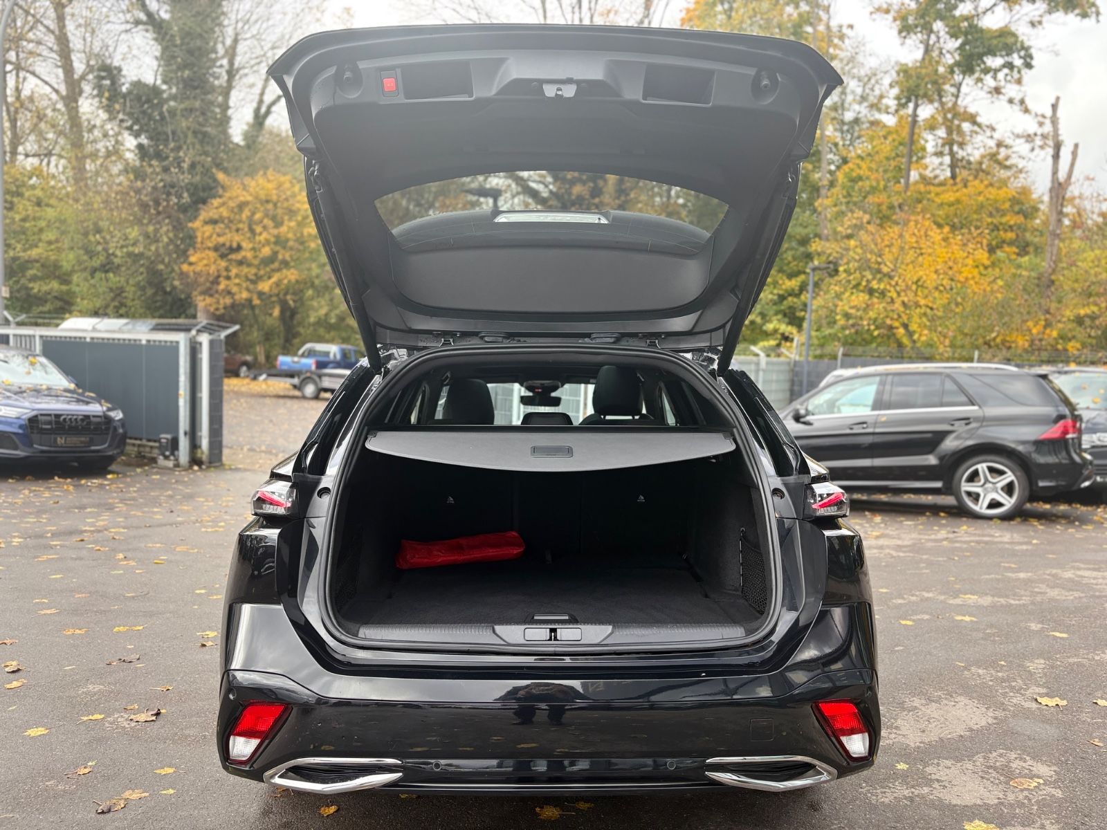 Fahrzeugabbildung Peugeot 308 SW GT*AUT*PANORAMA*MATRIX*360 KAMERA*TRAUM*