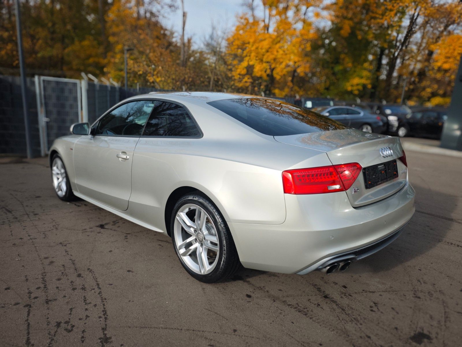Fahrzeugabbildung Audi A5 COUPE *S-LINE SPORT+*BI-XENON*SHZ*PDC*