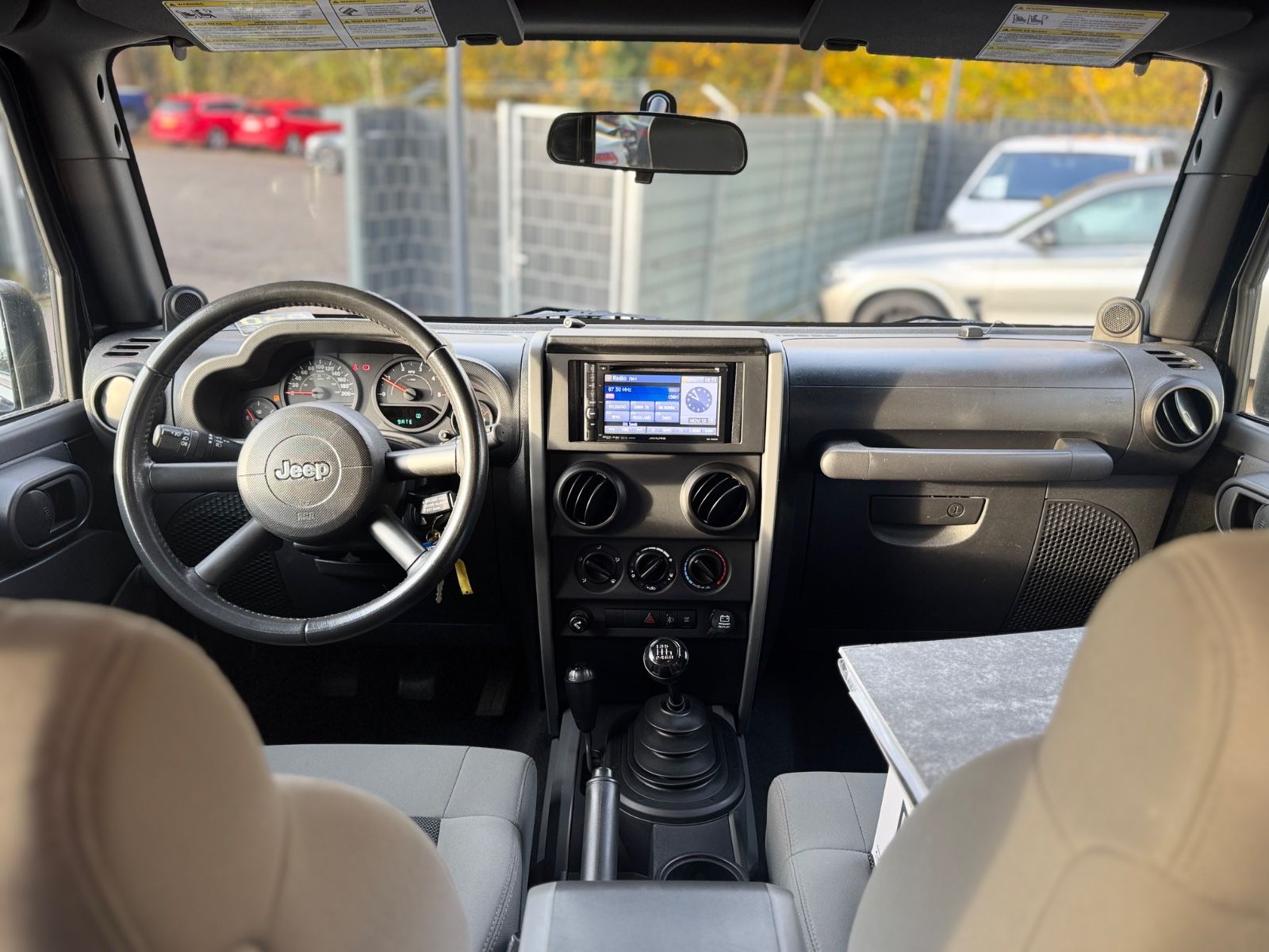 Fahrzeugabbildung Jeep WRANGLER UNLIMITED SPORT 2.8 CRD*NAVI*4X4*AHK*
