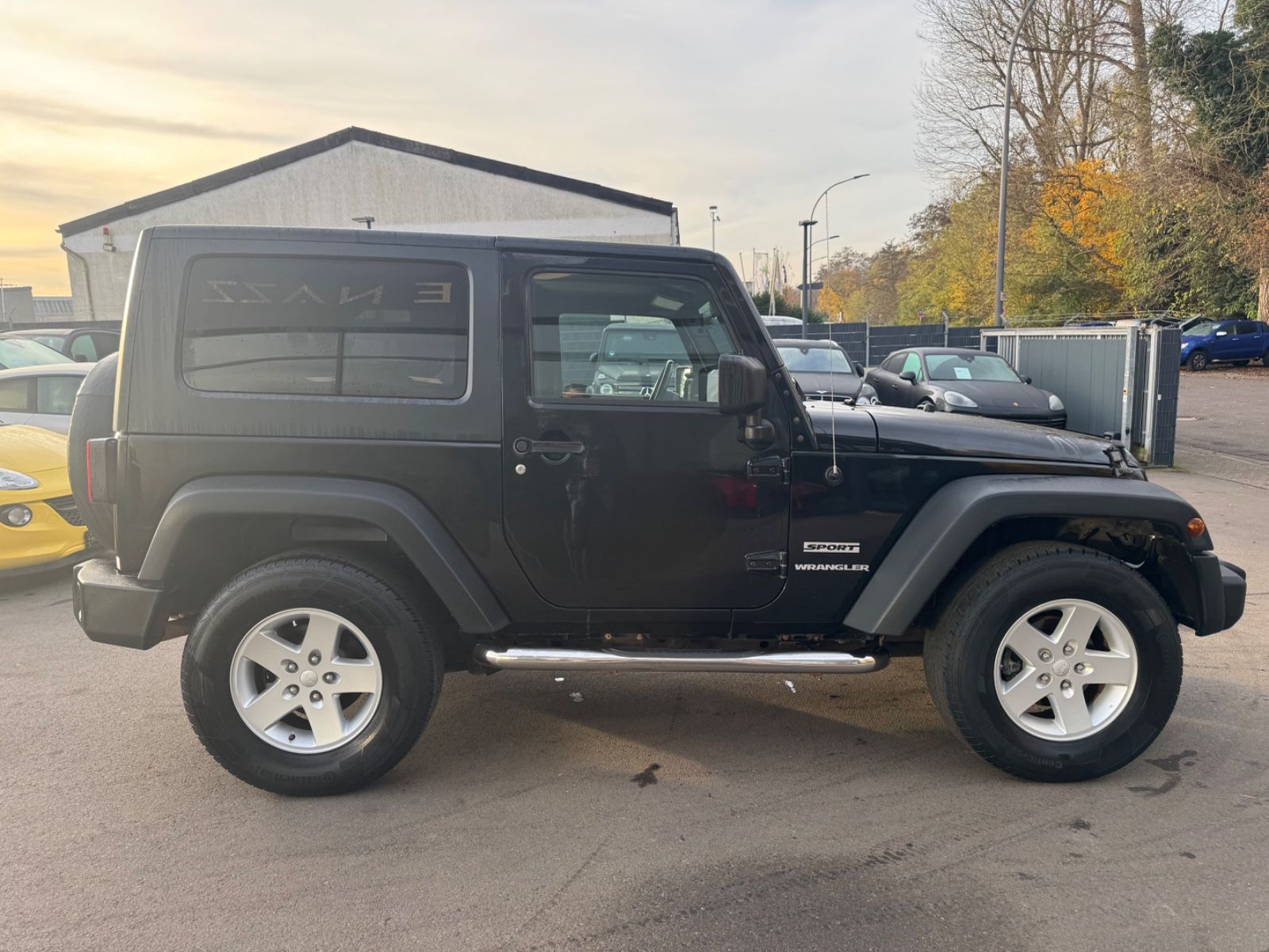Fahrzeugabbildung Jeep WRANGLER UNLIMITED SPORT 2.8 CRD*NAVI*4X4*AHK*
