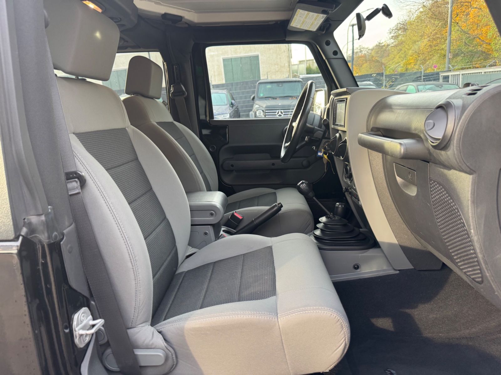 Fahrzeugabbildung Jeep WRANGLER UNLIMITED SPORT 2.8 CRD*NAVI*4X4*AHK*