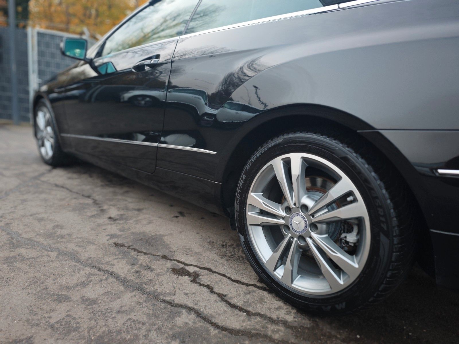 Fahrzeugabbildung Mercedes-Benz E 250 CABRIO*ACC*NAVI*SHZ*LED*KLIMAAUTO*