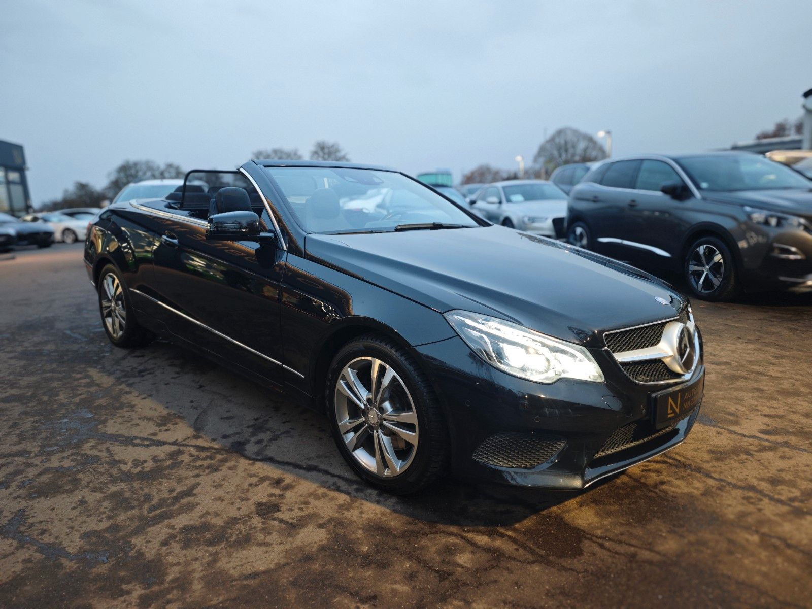 Fahrzeugabbildung Mercedes-Benz E 250 CABRIO*ACC*NAVI*SHZ*LED*KLIMAAUTO*