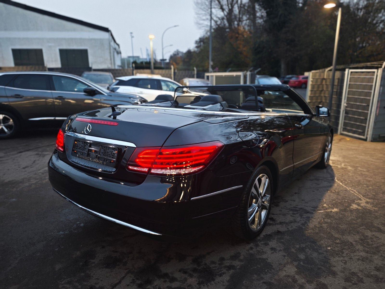 Fahrzeugabbildung Mercedes-Benz E 250 CABRIO*ACC*NAVI*SHZ*LED*KLIMAAUTO*