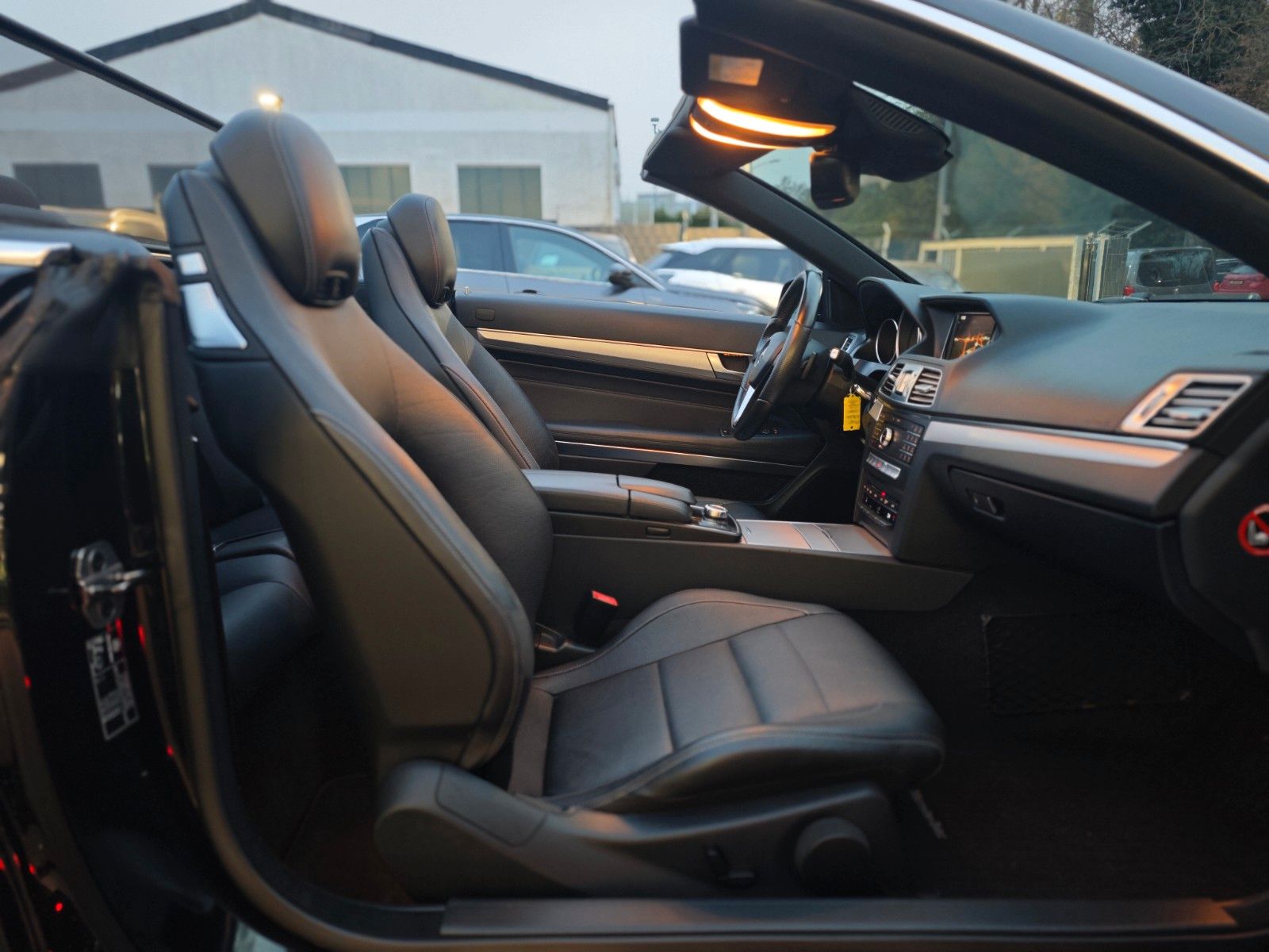 Fahrzeugabbildung Mercedes-Benz E 250 CABRIO*ACC*NAVI*SHZ*LED*KLIMAAUTO*