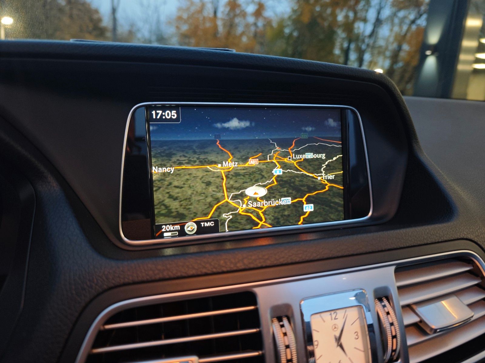 Fahrzeugabbildung Mercedes-Benz E 250 CABRIO*ACC*NAVI*SHZ*LED*KLIMAAUTO*