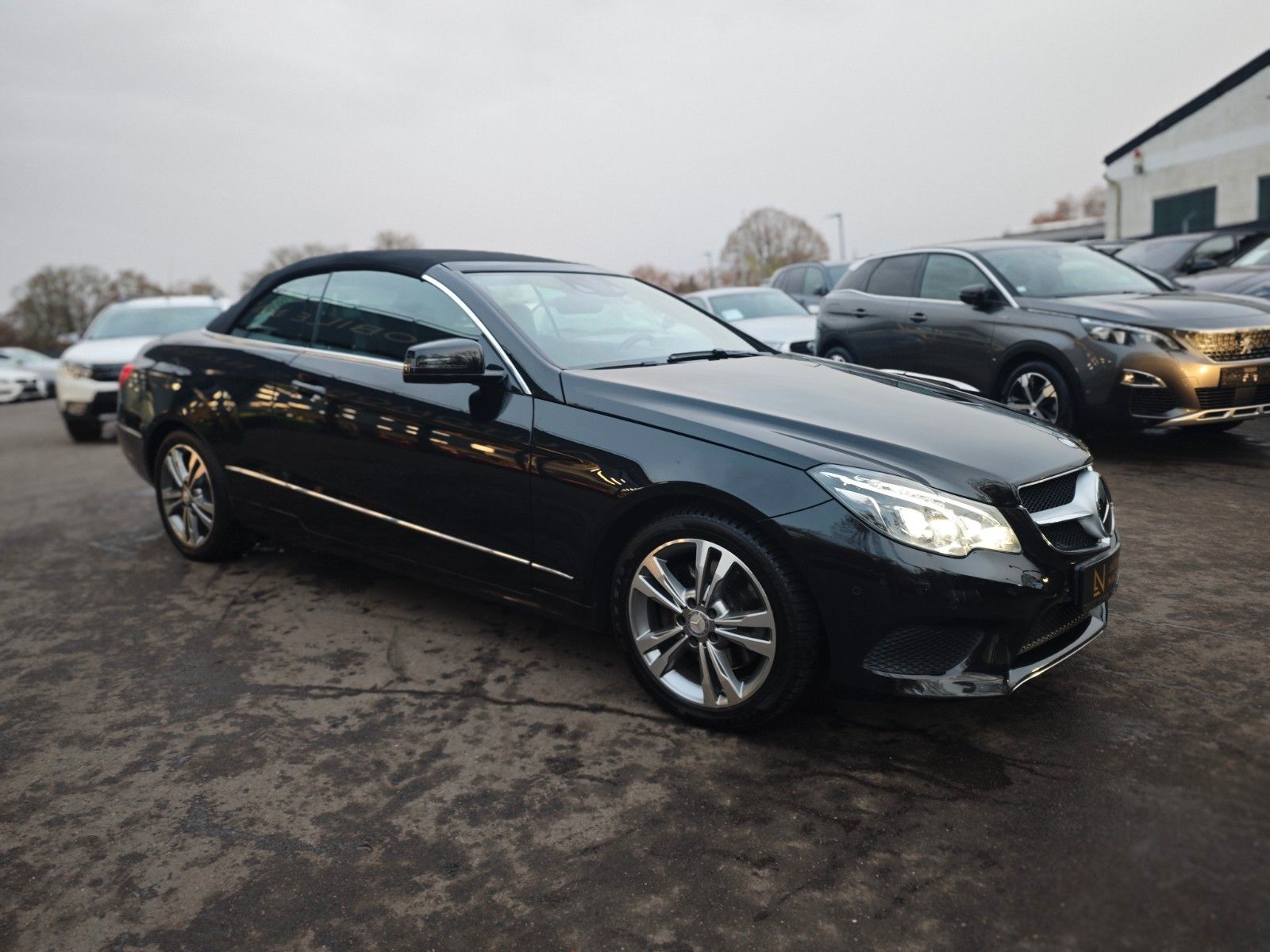 Fahrzeugabbildung Mercedes-Benz E 250 CABRIO*ACC*NAVI*SHZ*LED*KLIMAAUTO*