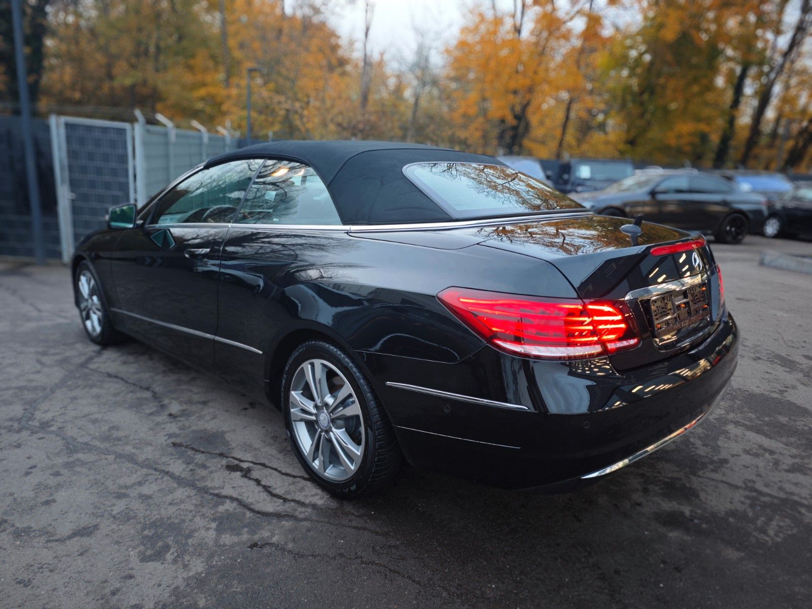 Fahrzeugabbildung Mercedes-Benz E 250 CABRIO*ACC*NAVI*SHZ*LED*KLIMAAUTO*