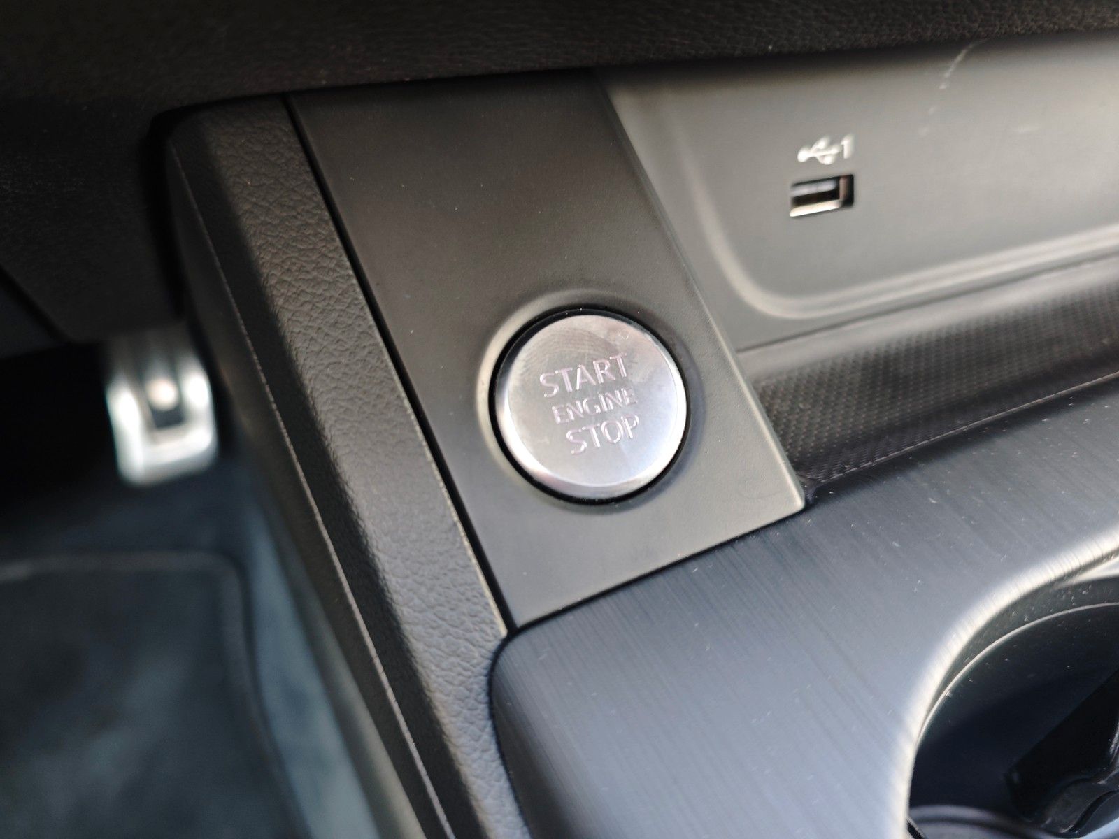 Fahrzeugabbildung Audi A5 COUPE 40TDI*S-LINE SPORT+*LED*ALCANTARA*VIRTU