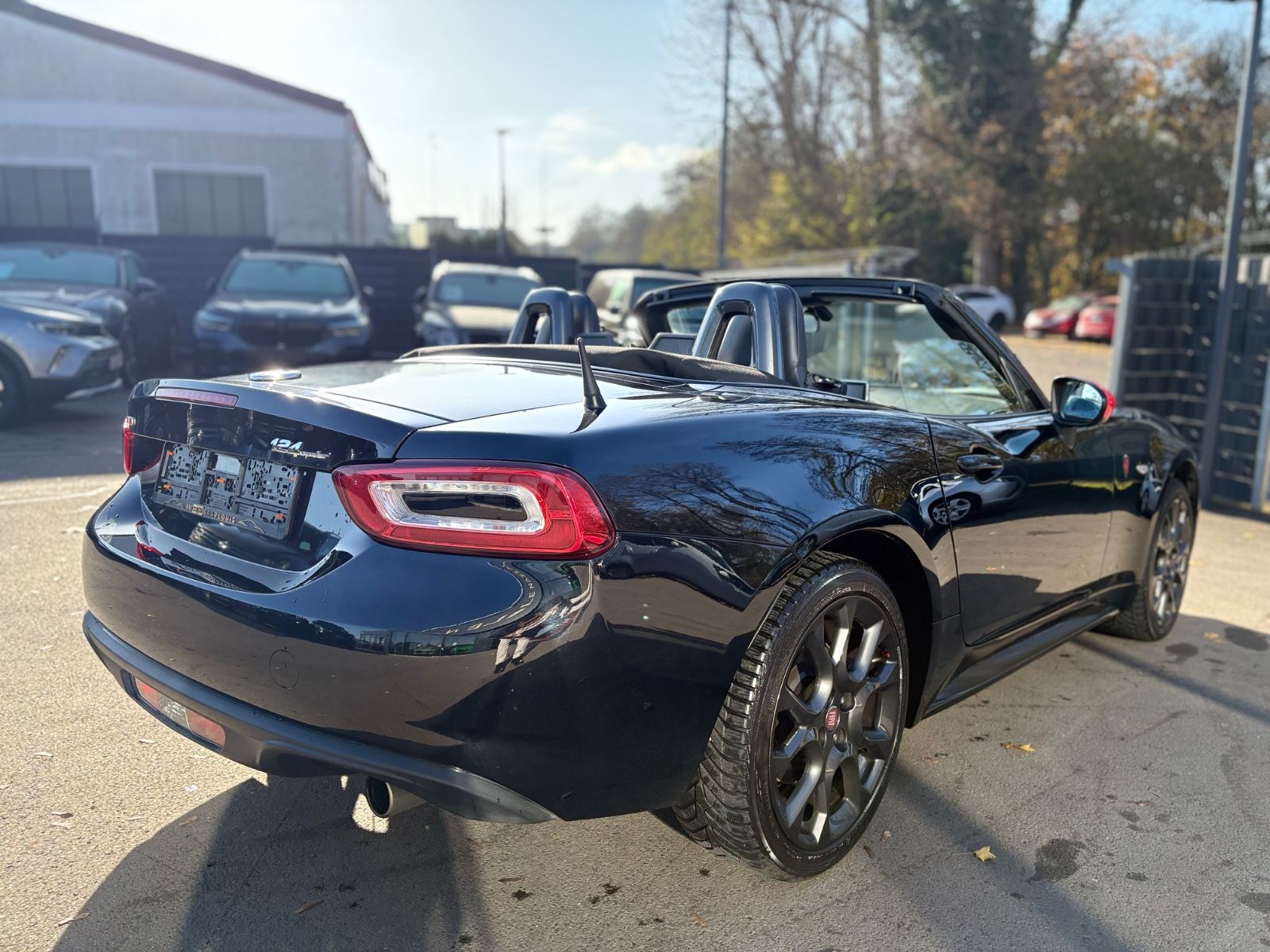 Fahrzeugabbildung Fiat 124 SPIDER *LUSSO*NAVI*LED*LEDER*KAMERA*