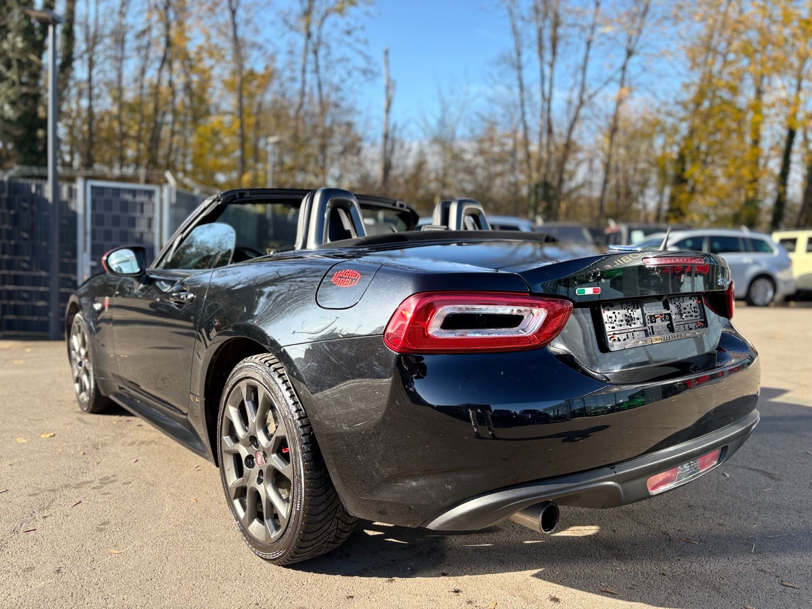 Fahrzeugabbildung Fiat 124 SPIDER *LUSSO*NAVI*LED*LEDER*KAMERA*