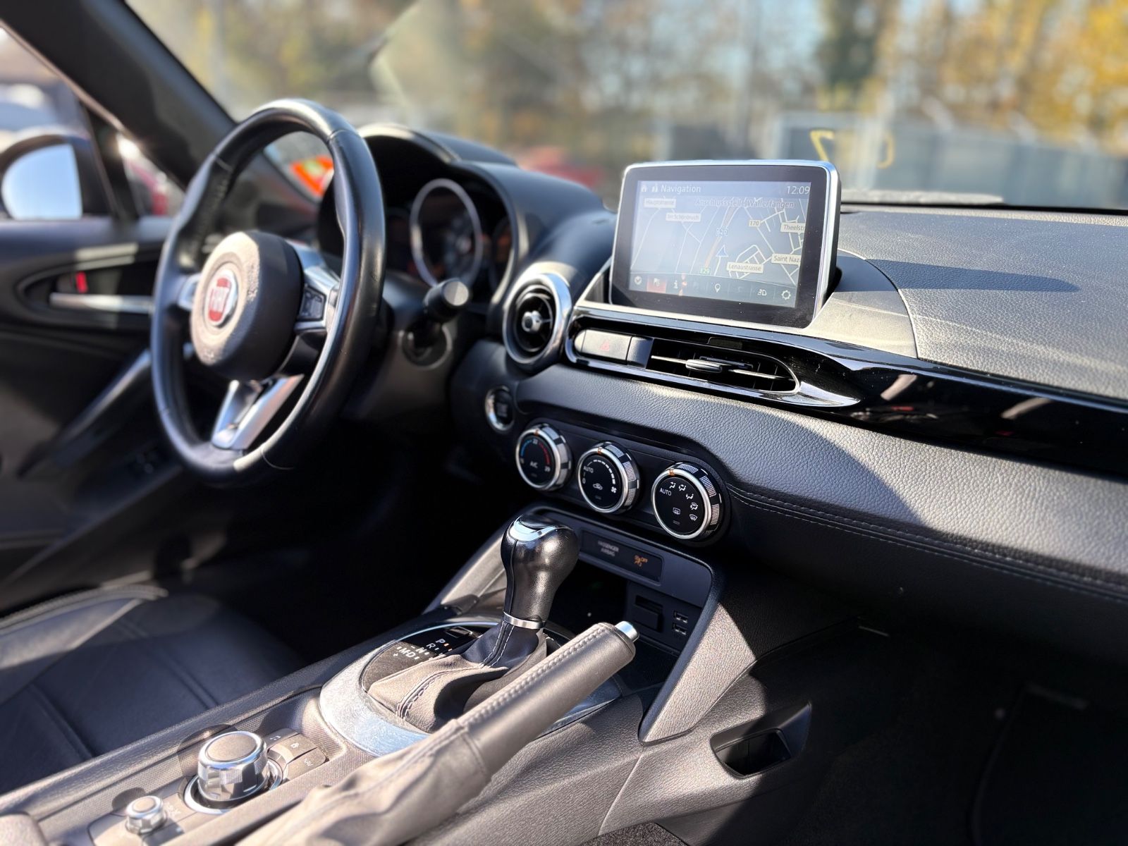 Fahrzeugabbildung Fiat 124 SPIDER *LUSSO*NAVI*LED*LEDER*KAMERA*