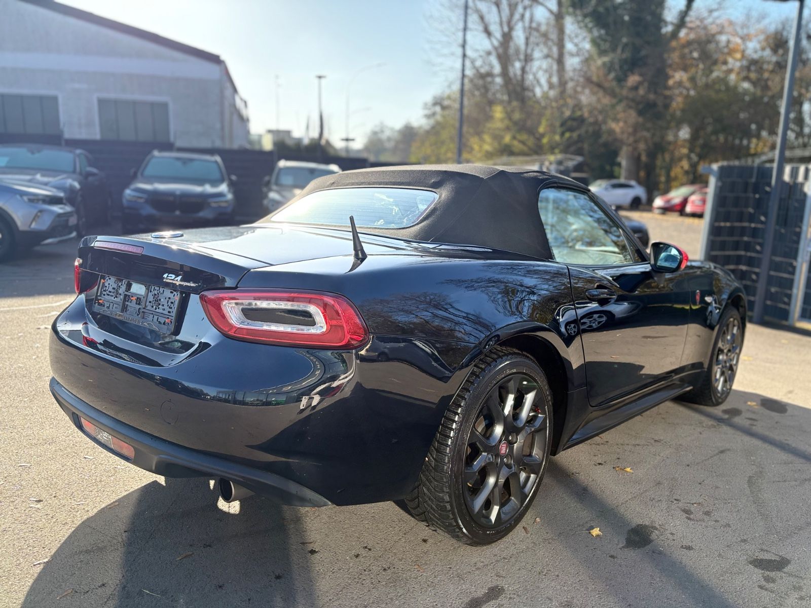 Fahrzeugabbildung Fiat 124 SPIDER *LUSSO*NAVI*LED*LEDER*KAMERA*