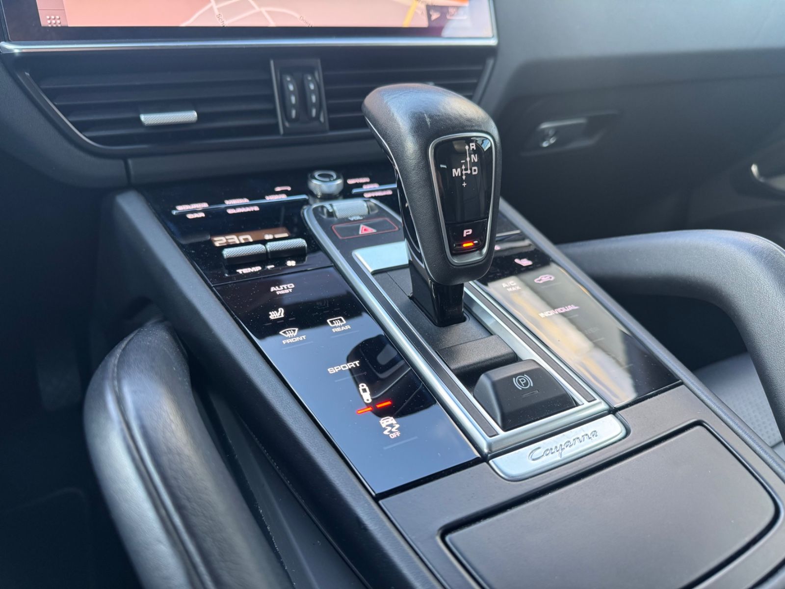 Fahrzeugabbildung Porsche CAYENNE *PANORAMA*ACC*EL.AHK*360°CAM*21.Z*LUFT*