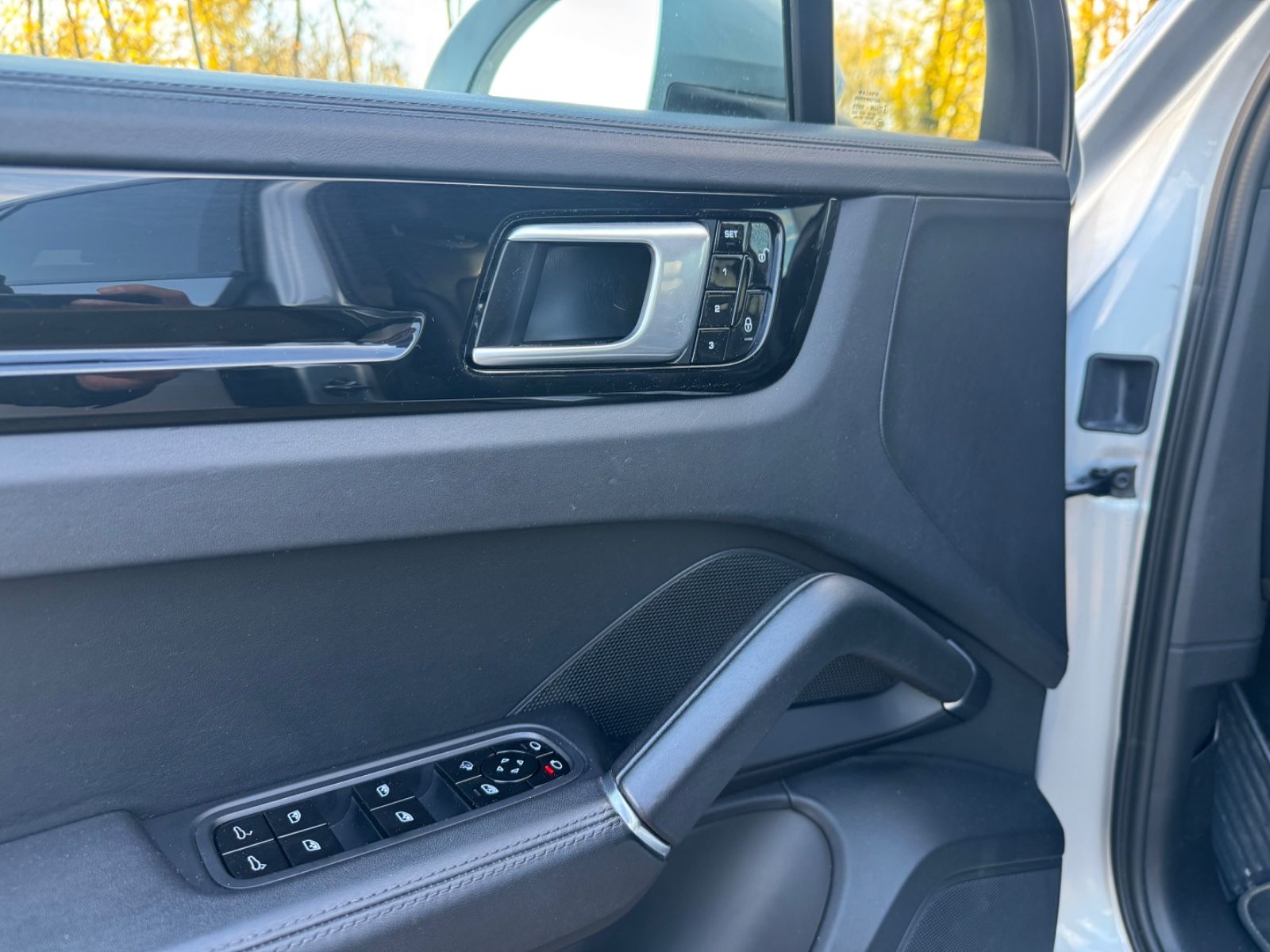 Fahrzeugabbildung Porsche CAYENNE *PANORAMA*ACC*EL.AHK*360°CAM*21.Z*LUFT*