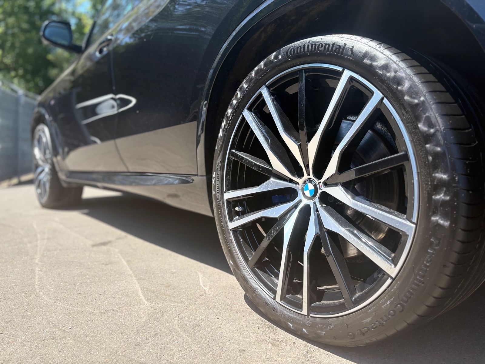 Fahrzeugabbildung BMW X5 M50I*TV-FOND*PANO*HARMAN/KARDON*ACC*22 ZOLL*