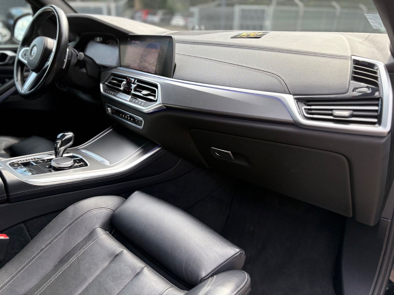 Fahrzeugabbildung BMW X5 M50I*TV-FOND*PANO*HARMAN/KARDON*ACC*22 ZOLL*