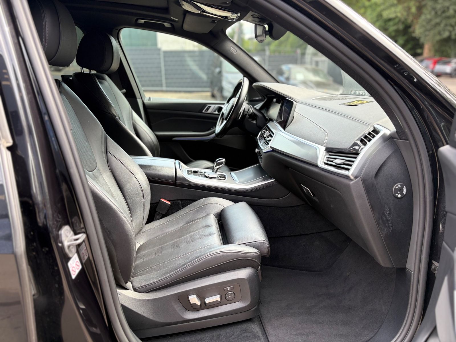 Fahrzeugabbildung BMW X5 M50I*TV-FOND*PANO*HARMAN/KARDON*ACC*22 ZOLL*