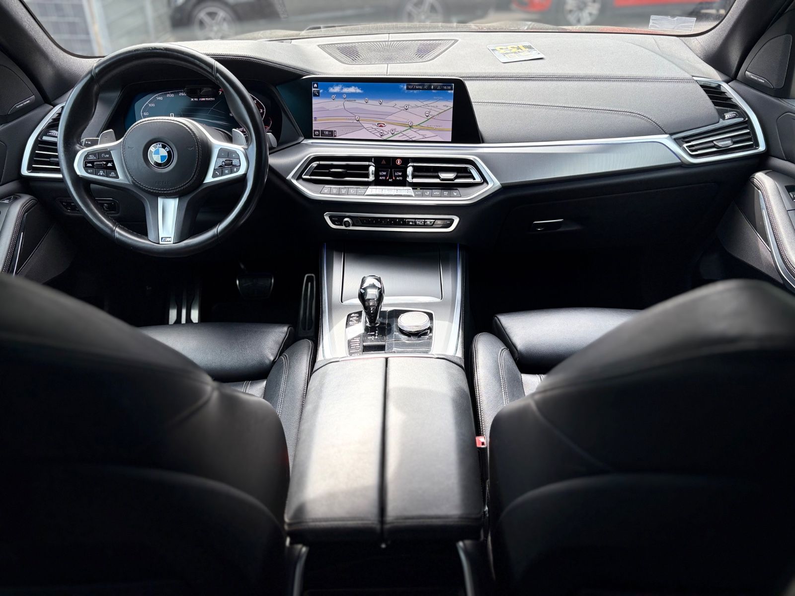 Fahrzeugabbildung BMW X5 M50I*TV-FOND*PANO*HARMAN/KARDON*ACC*22 ZOLL*