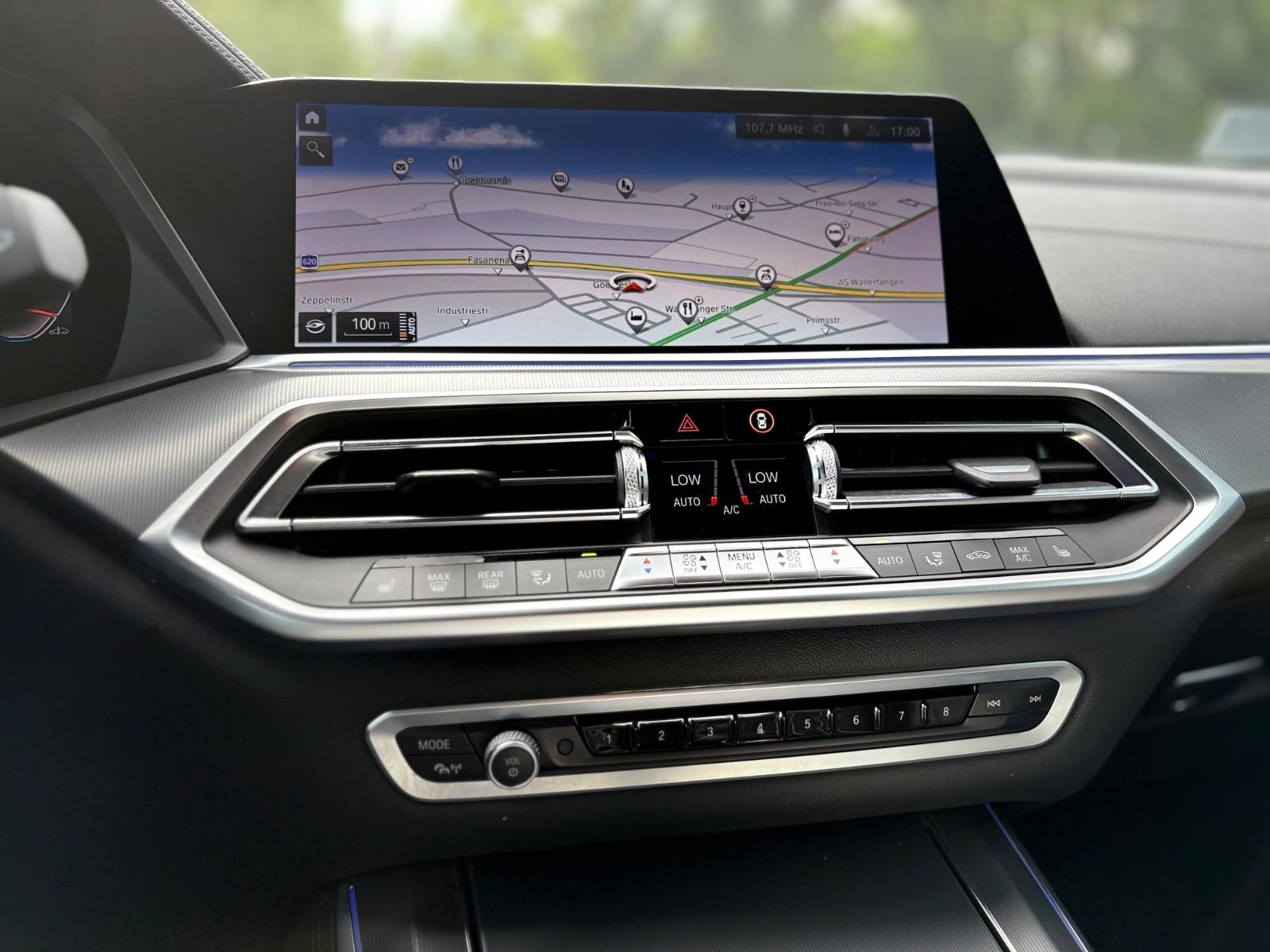 Fahrzeugabbildung BMW X5 M50I*TV-FOND*PANO*HARMAN/KARDON*ACC*22 ZOLL*