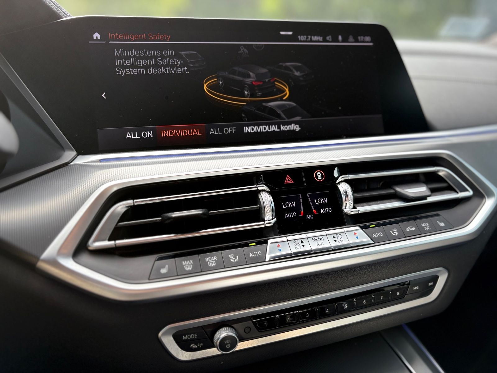 Fahrzeugabbildung BMW X5 M50I*TV-FOND*PANO*HARMAN/KARDON*ACC*22 ZOLL*