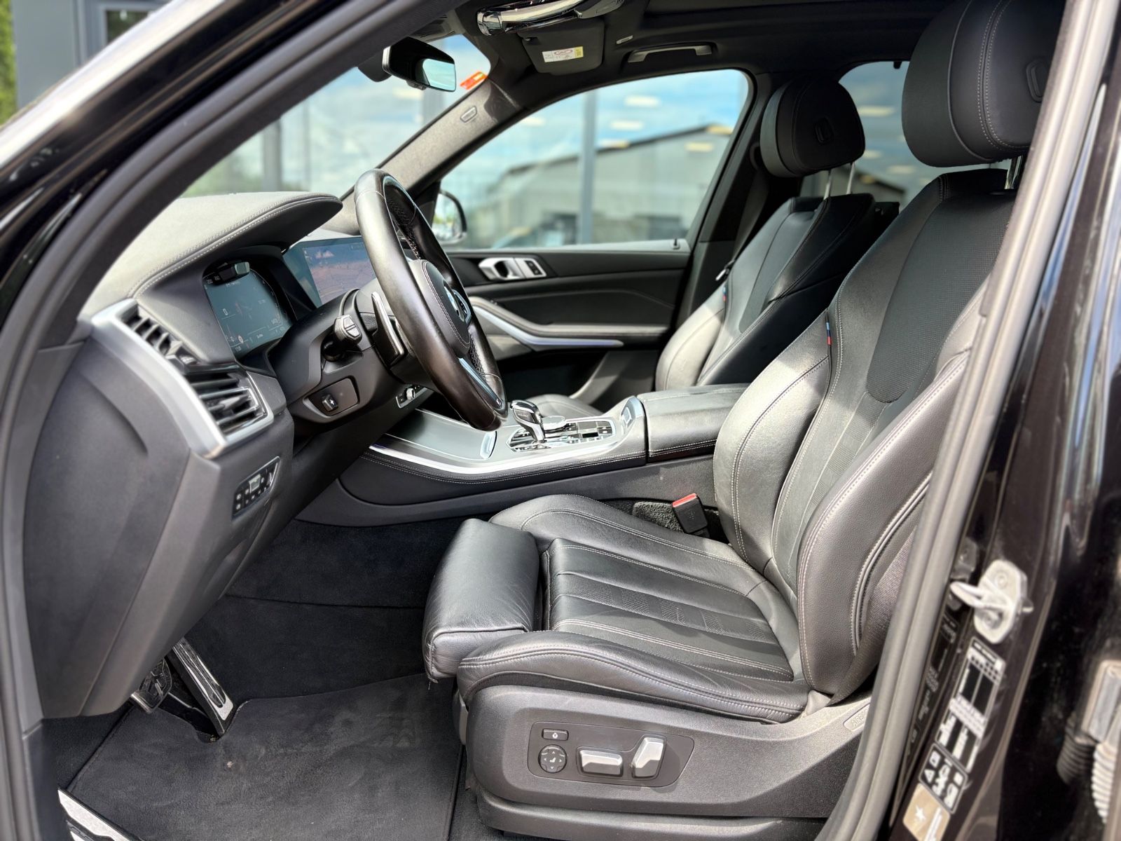 Fahrzeugabbildung BMW X5 M50I*TV-FOND*PANO*HARMAN/KARDON*ACC*22 ZOLL*