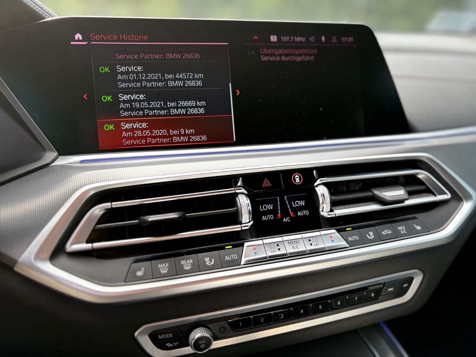 Fahrzeugabbildung BMW X5 M50I*TV-FOND*PANO*HARMAN/KARDON*ACC*22 ZOLL*