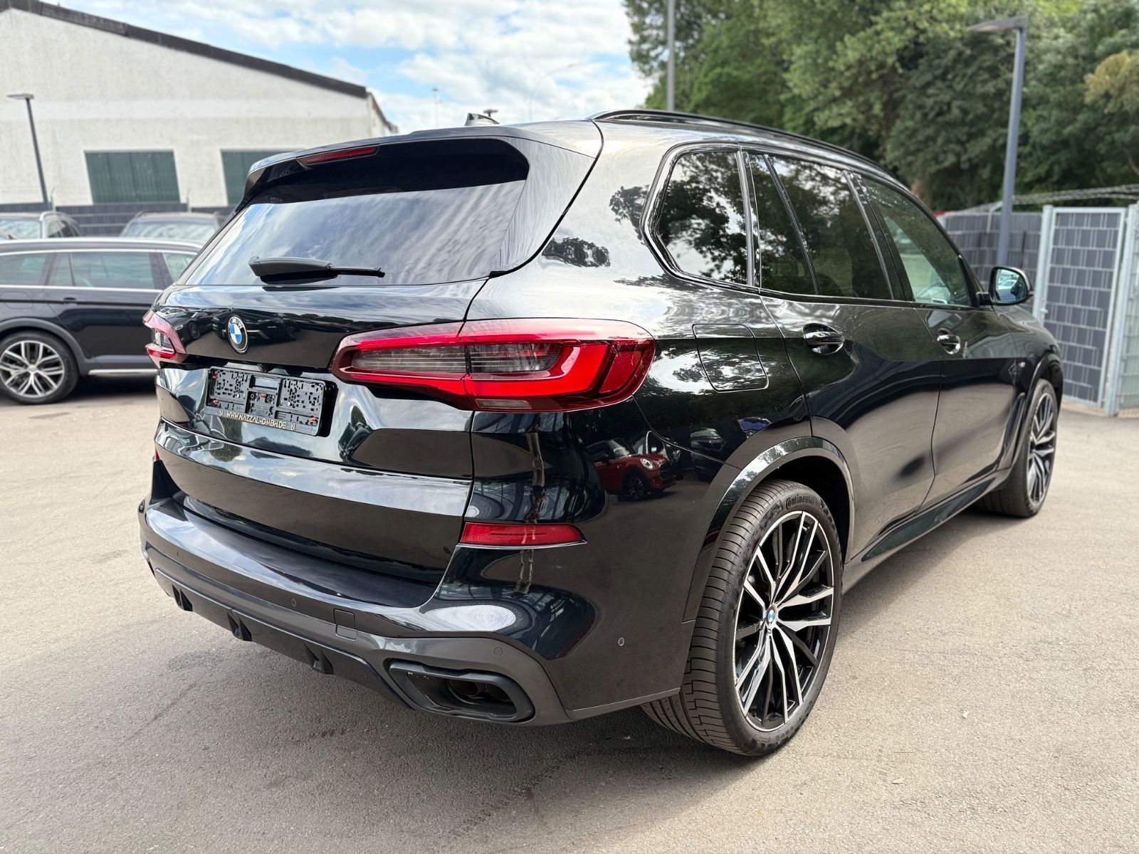 Fahrzeugabbildung BMW X5 M50I*TV-FOND*PANO*HARMAN/KARDON*ACC*22 ZOLL*