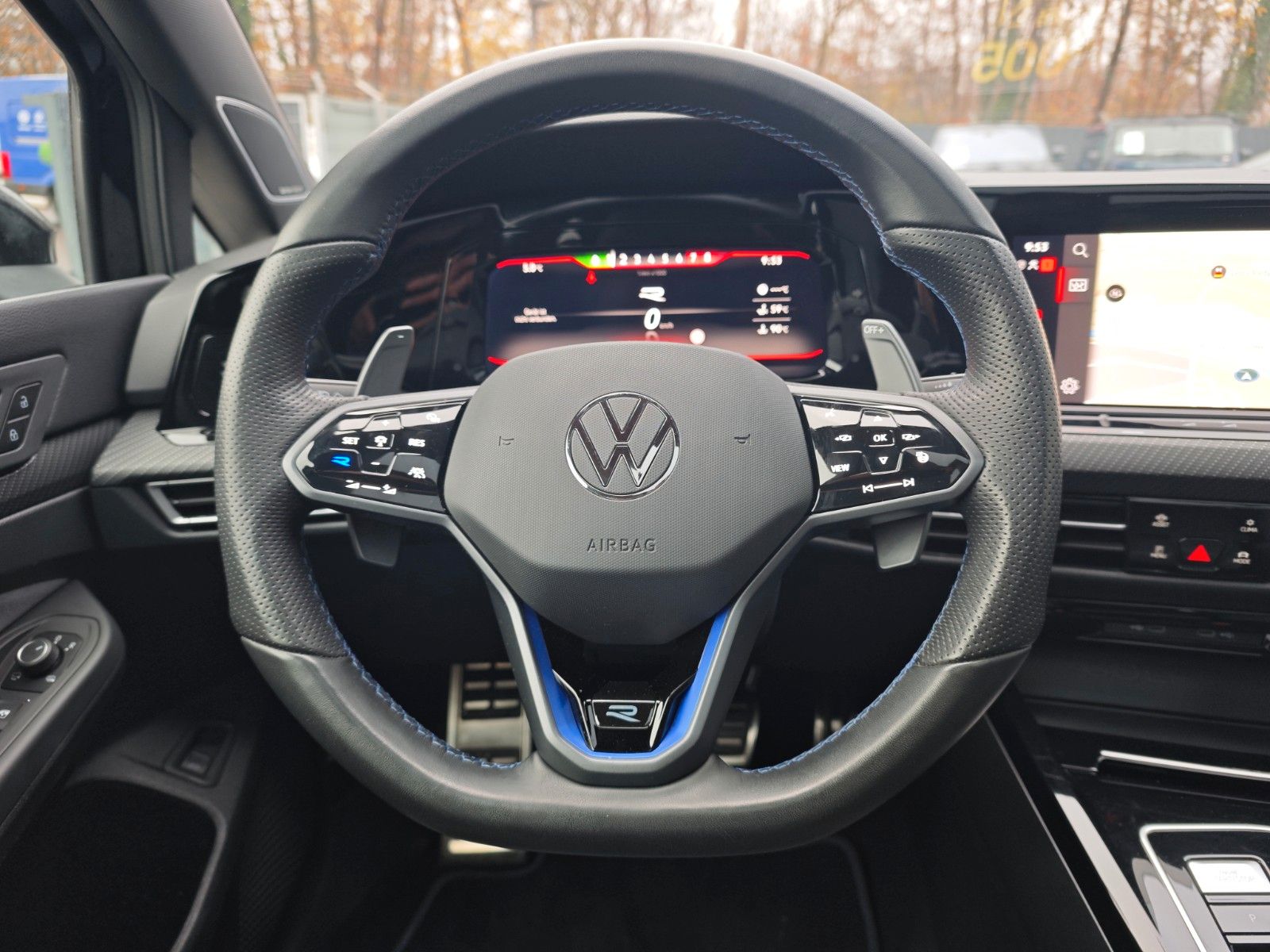 Fahrzeugabbildung Volkswagen Golf VIII R VARIANT 4M*PERFORM*MATRIX*PANO*1.HD*