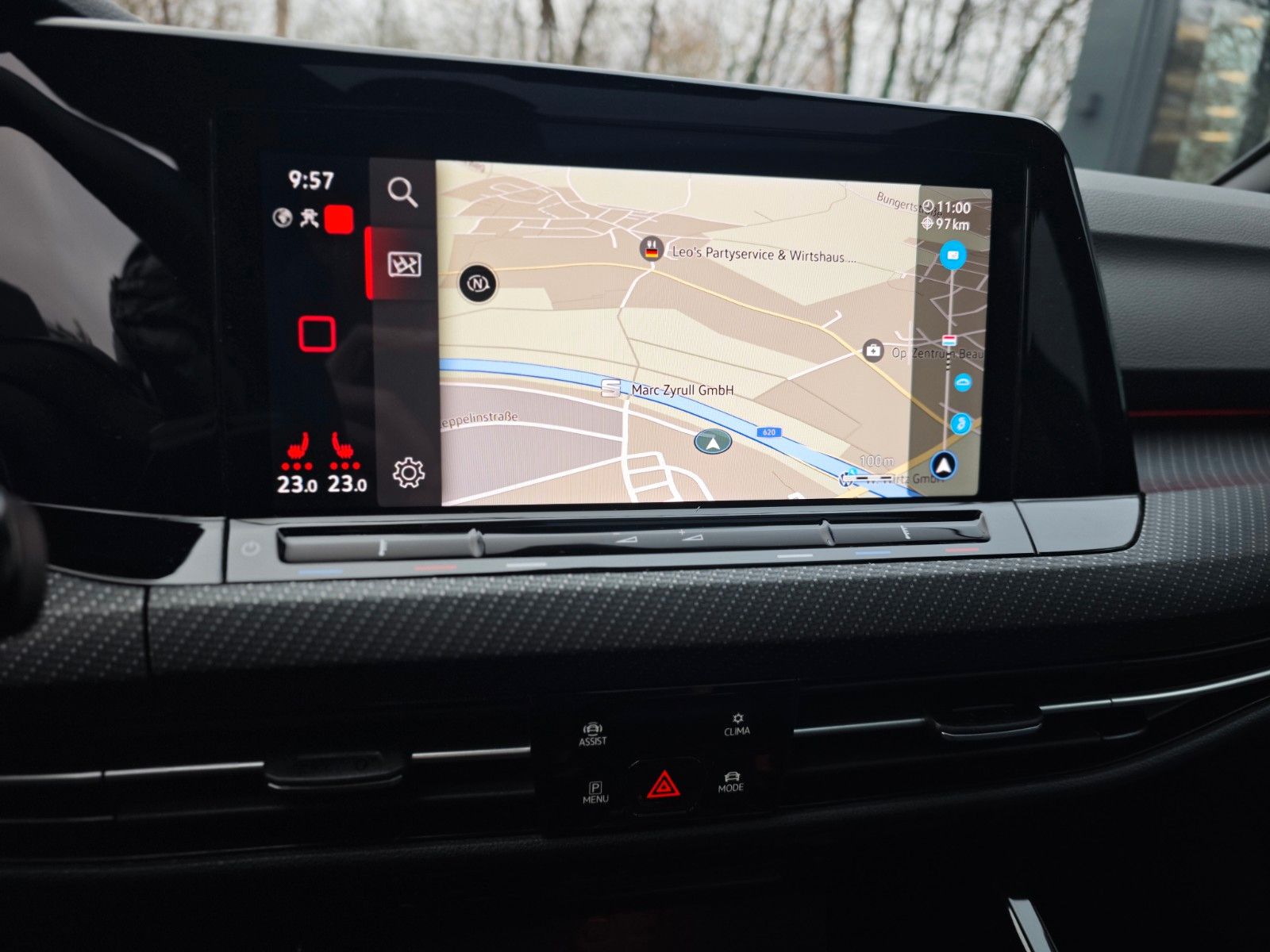 Fahrzeugabbildung Volkswagen Golf VIII R VARIANT 4M*PERFORM*MATRIX*PANO*1.HD*